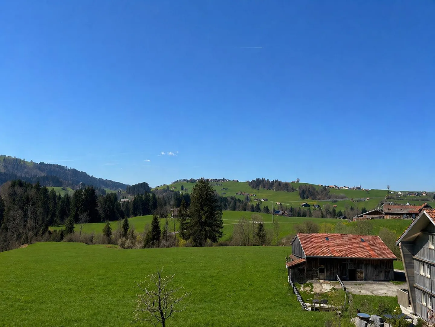 Nouveau - Première occupation de nouveaux grands appartements en attique, grand balcon - Photo 7 sur 7