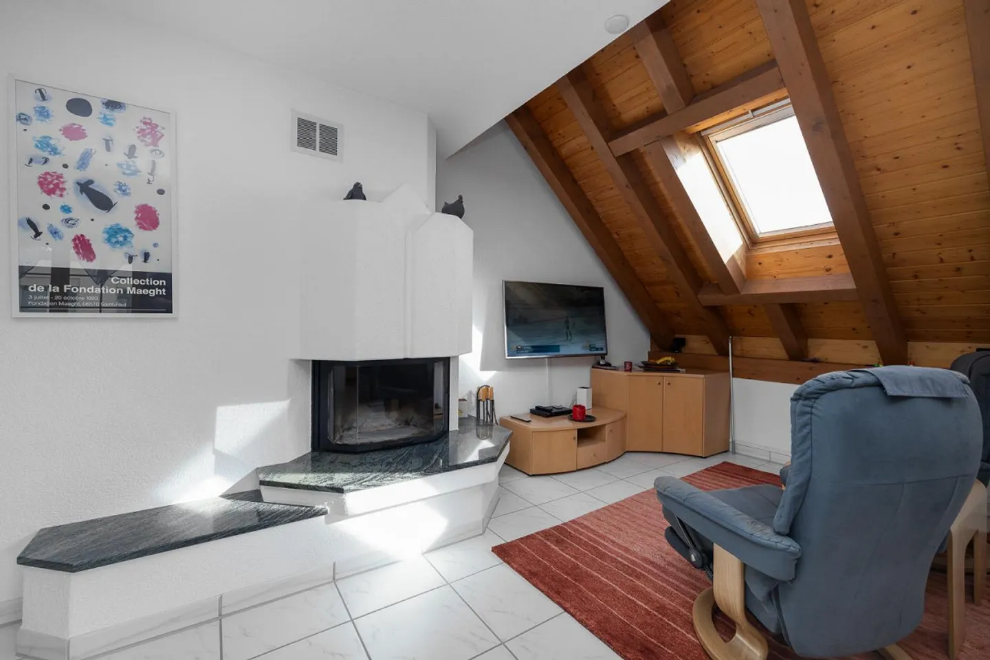 Generously Living in a Sun-Drenched Location - Photo 3 of 11