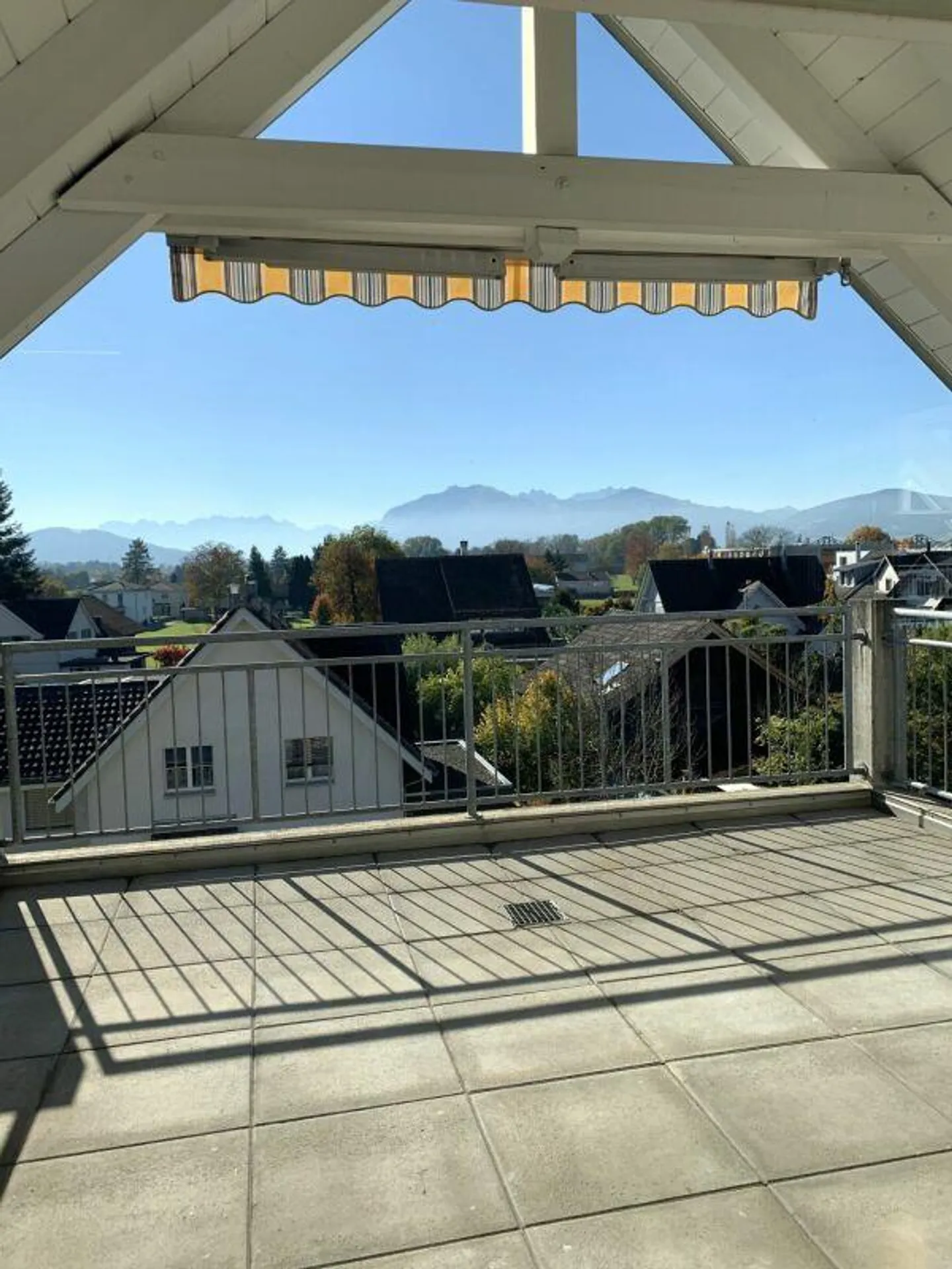 Appartamento duplex attraente di 4,5 locali in posizione privilegiata - Foto 13 di 15