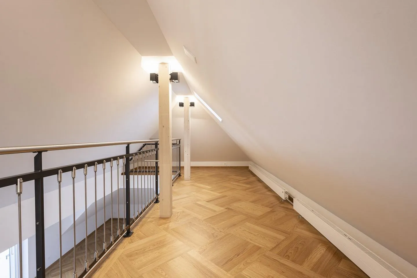 Exclusive 4.5-room apartment in completely renovated multi-family house - Photo 18 of 20