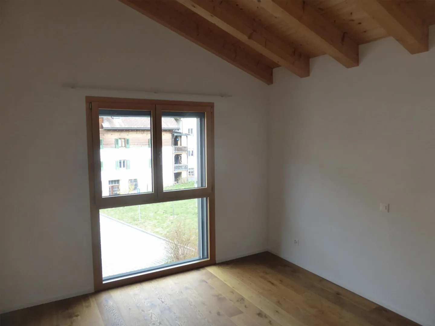 Neuwertige 3 1/2 Zimmerwohnung an ruhiger Lage im Dorfkern - Foto 5 von 9