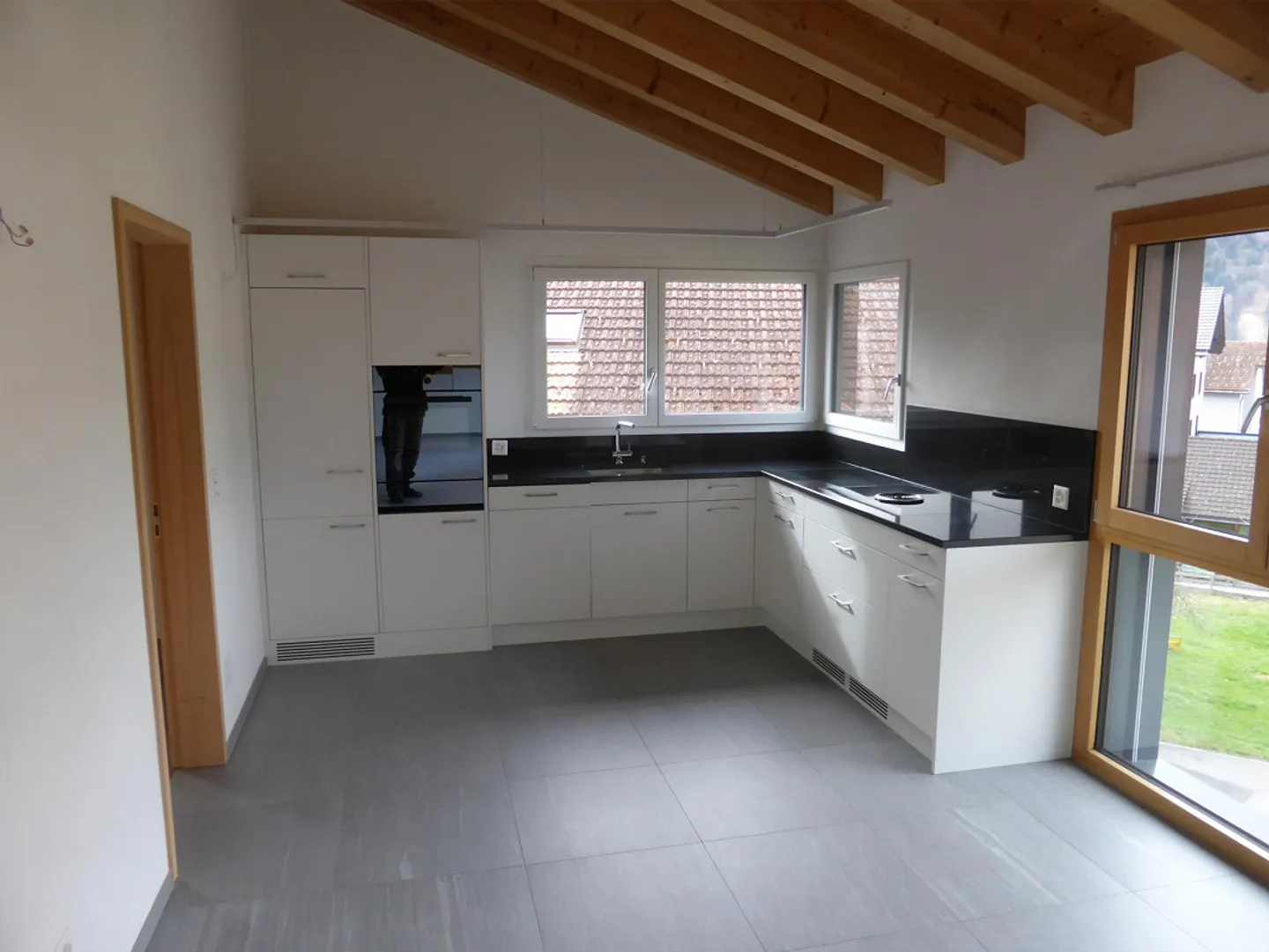 Neuwertige 3 1/2 Zimmerwohnung an ruhiger Lage im Dorfkern - Foto 6 von 9