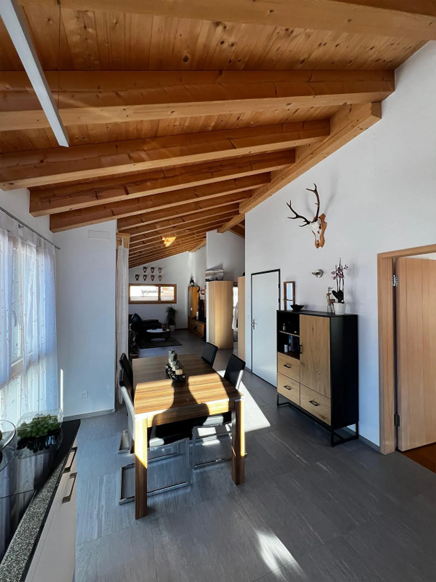 Neuwertige 3 1/2 Zimmerwohnung an ruhiger Lage im Dorfkern - Foto 8 von 9