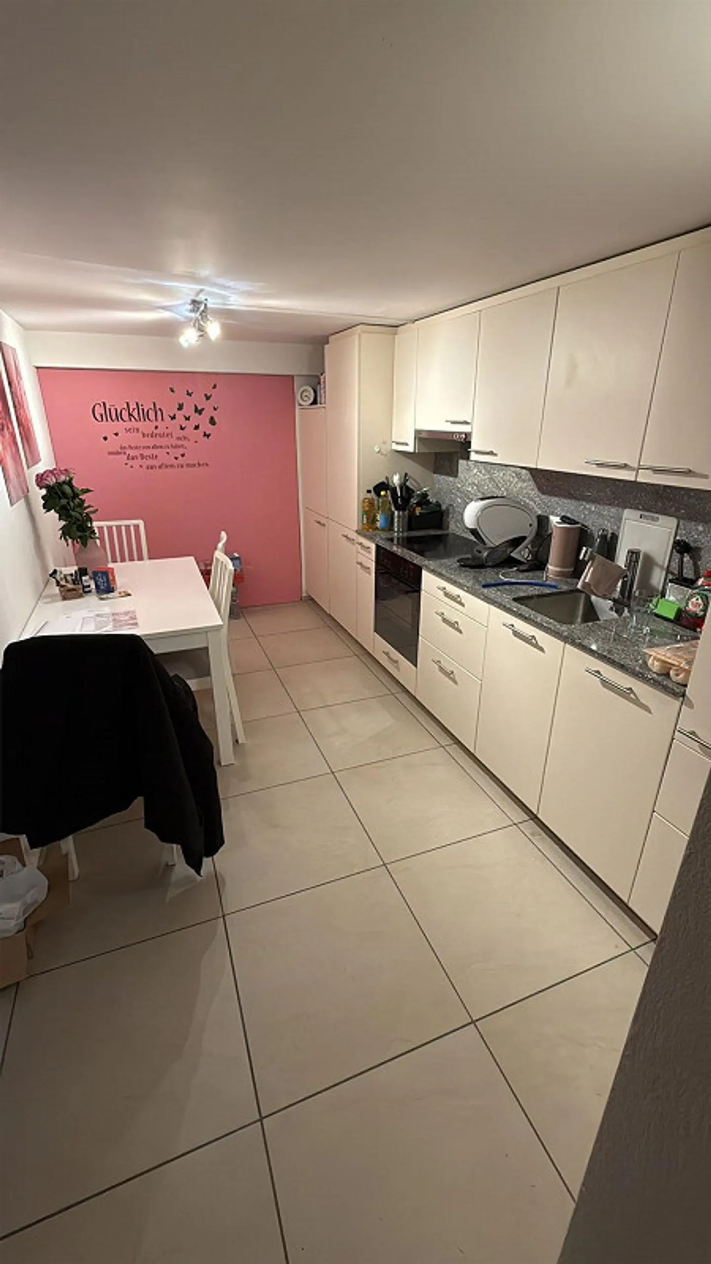 Bright 2-room apartment - Photo 4 of 5