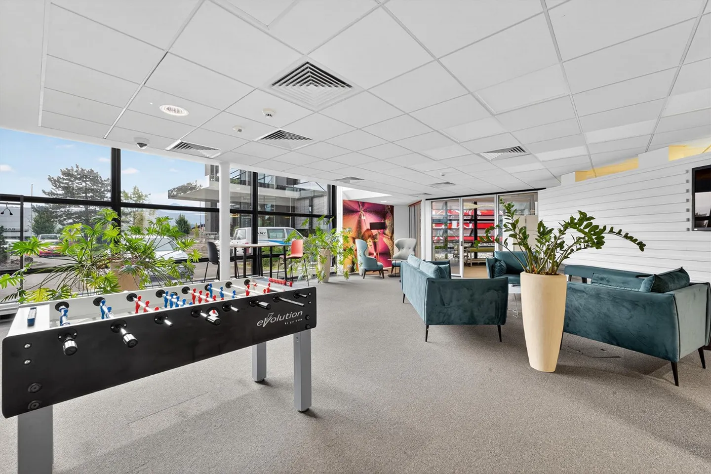 Exclusive ground floor space with gallery in Kriens - ready for occupancy 2026 - Photo 1 of 11