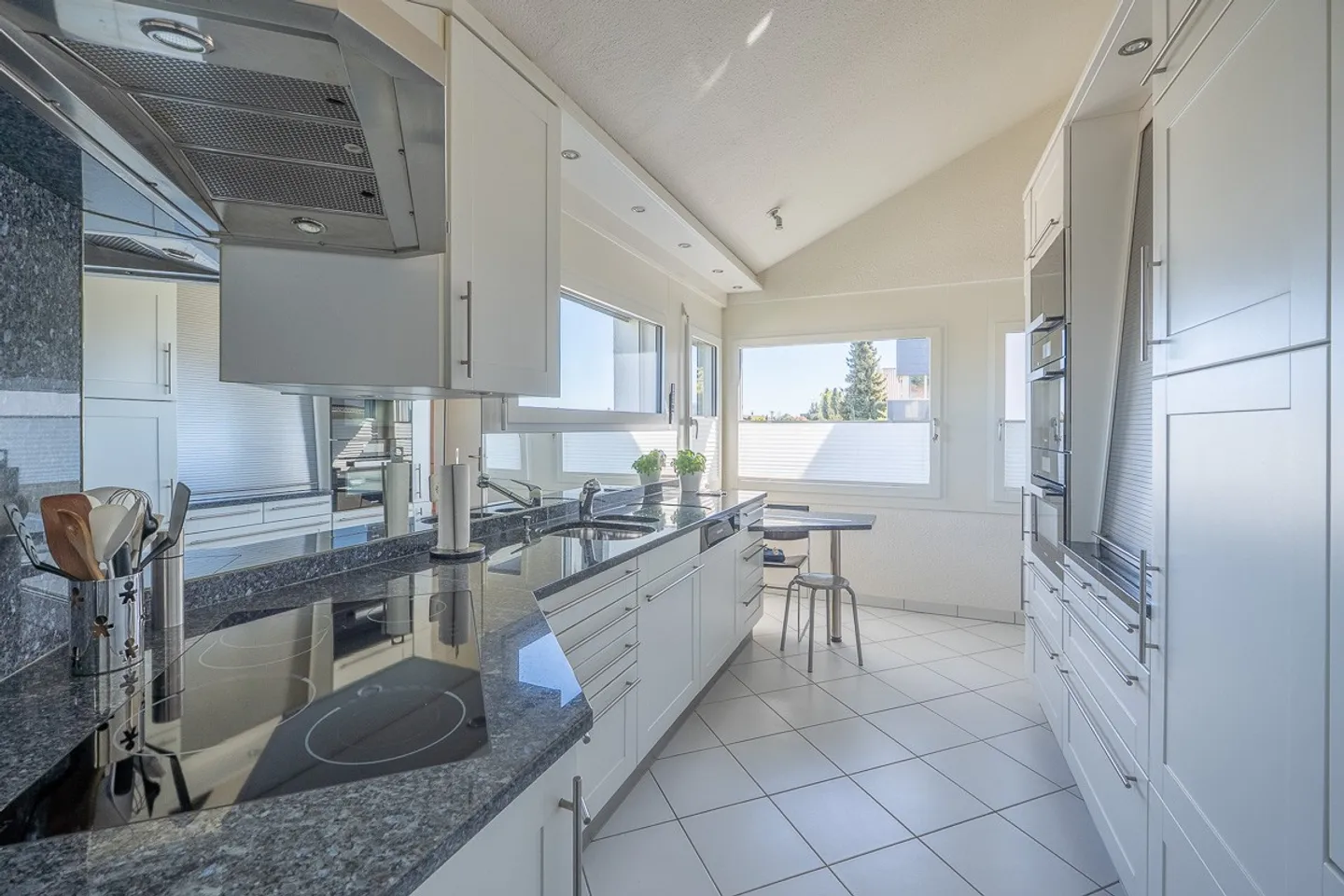 Oasi abitativa: Grande casa unifamiliare di 4,5 stanze con giardino paradisiaco - Foto 9 di 13
