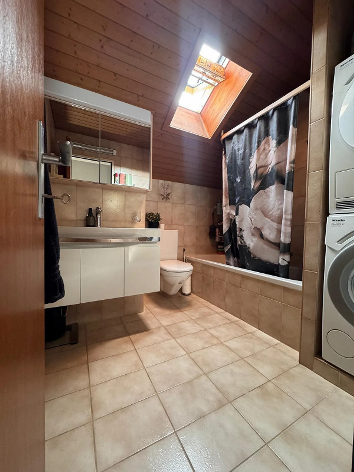 Charmant appartement de 2,5 pièces dans un emplacement calme - Photo 5 sur 7