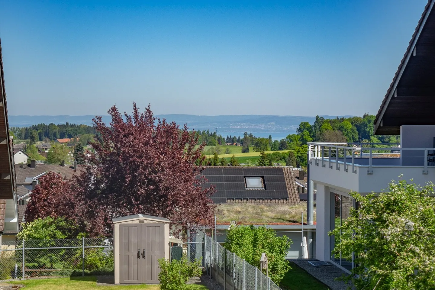 Oasi abitativa: Grande casa unifamiliare di 4,5 stanze con giardino paradisiaco - Foto 4 di 13