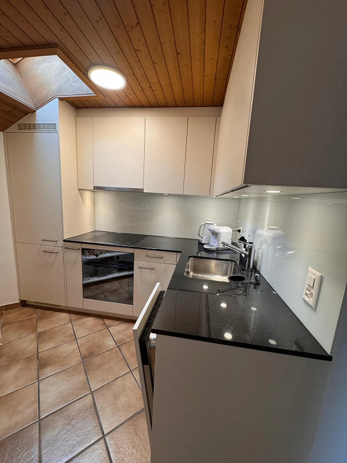 Charmant appartement de 2,5 pièces dans un emplacement calme - Photo 4 sur 7