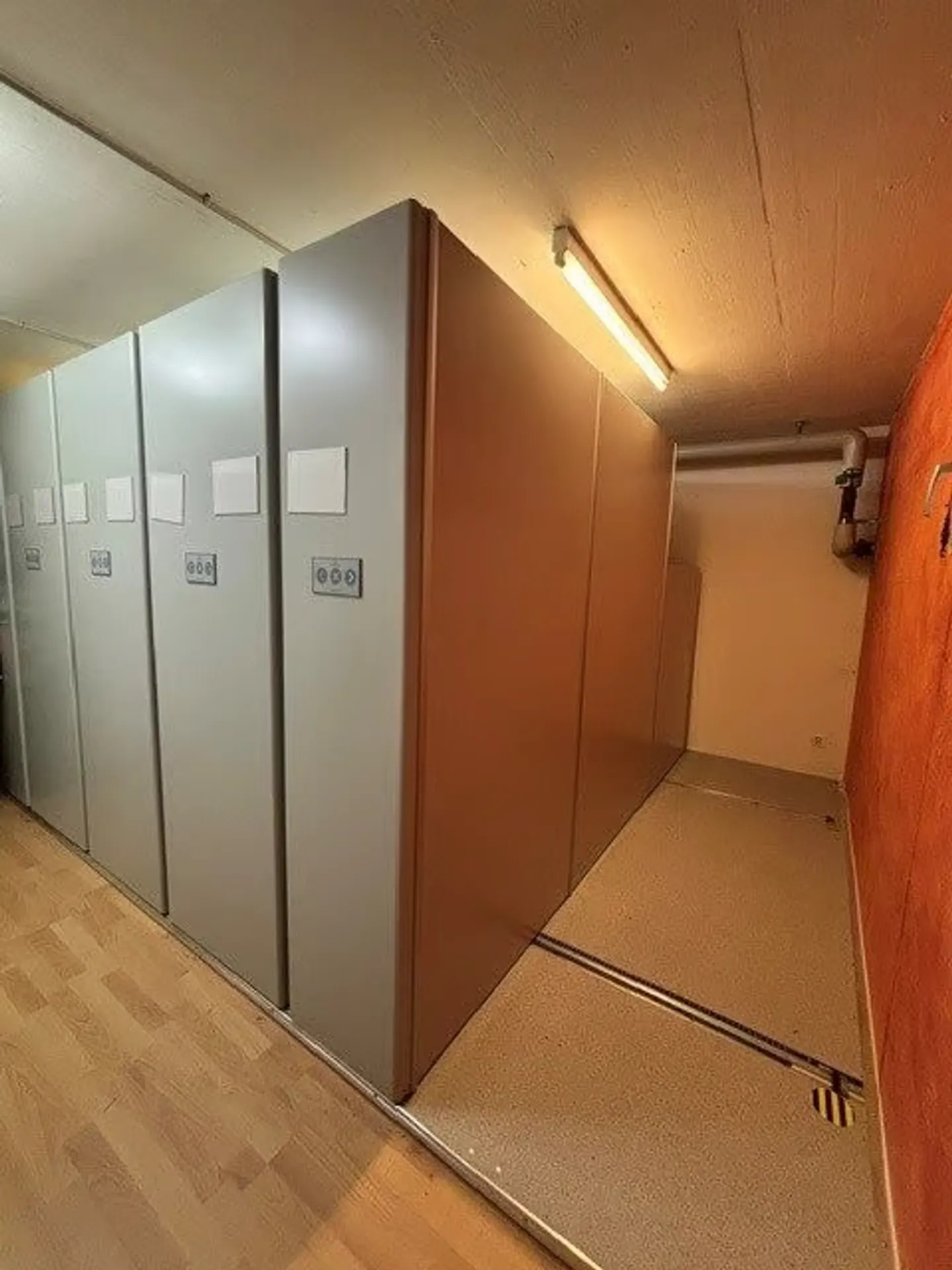 Attractive commercial and office space in a central location in Binningen - Photo 10 of 10