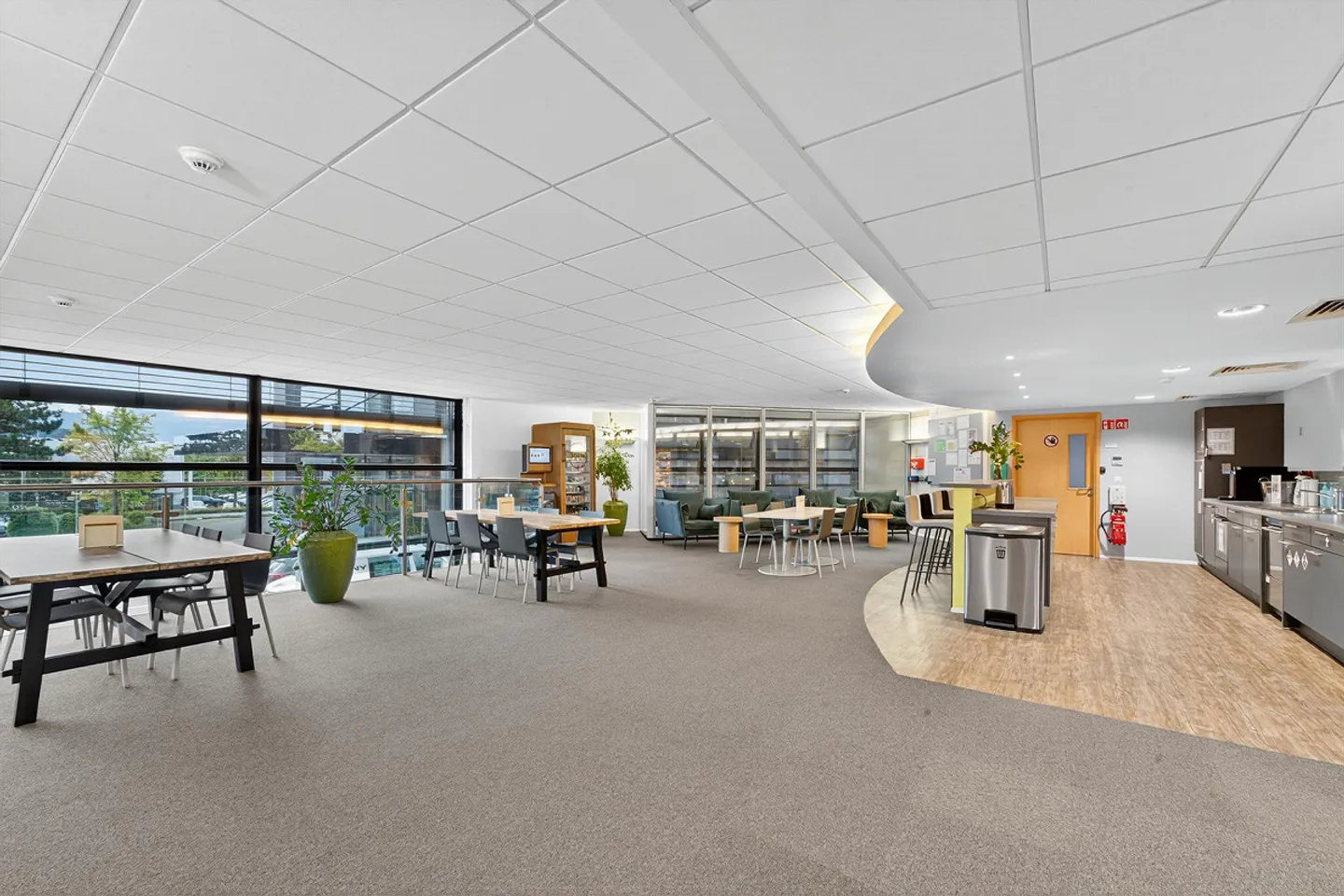 Exclusive ground floor space with gallery in Kriens - ready for occupancy 2026 - Photo 8 of 11