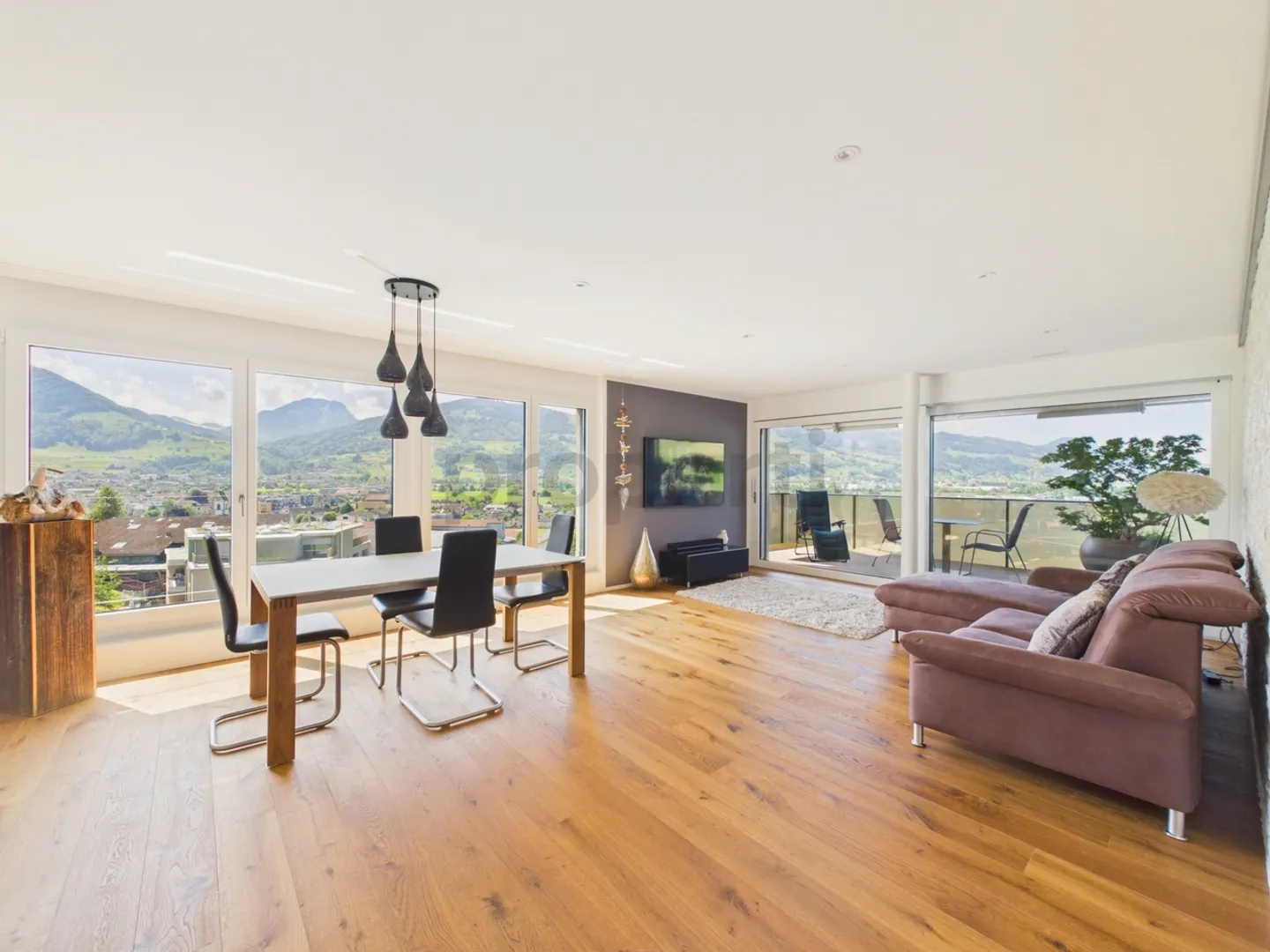 Spacious Apartment with Terrace - Photo 1 of 13