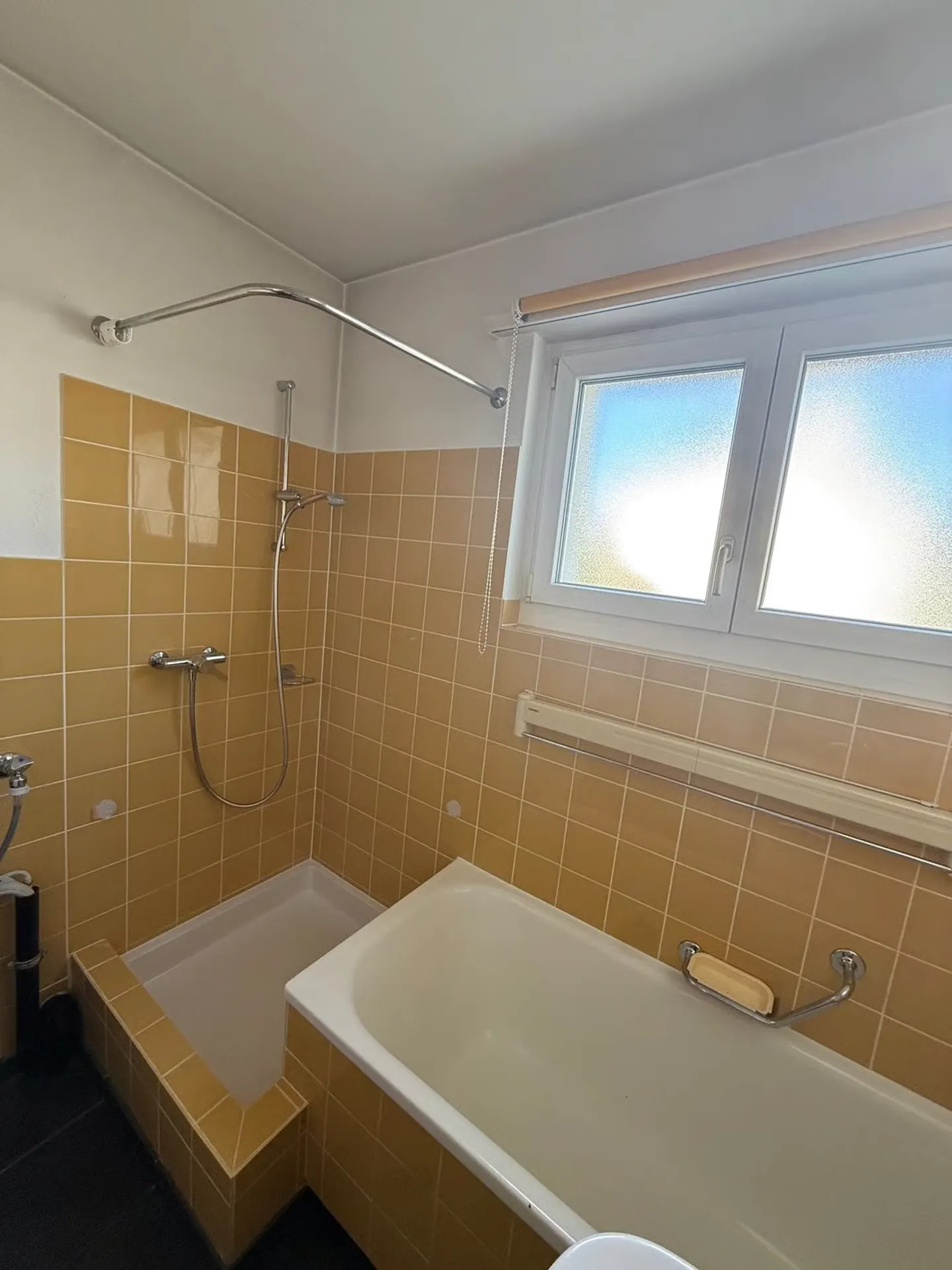 Bright 4-room apartment with balcony in Pratteln - Photo 10 of 13