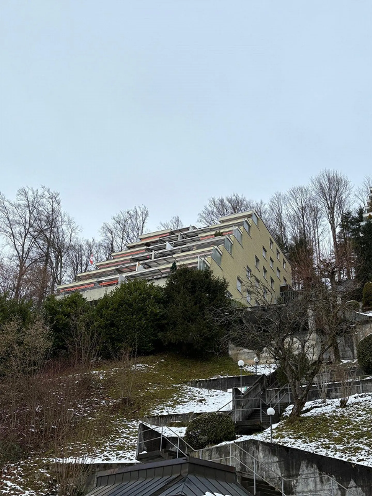 Charmante Attikawohnung mit Aussicht - Foto 1 von 7