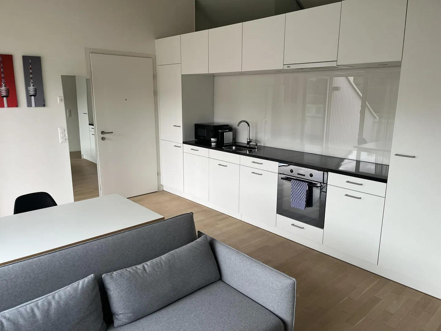 Modern Single Apartment near Border Crossing - Photo 4 of 9