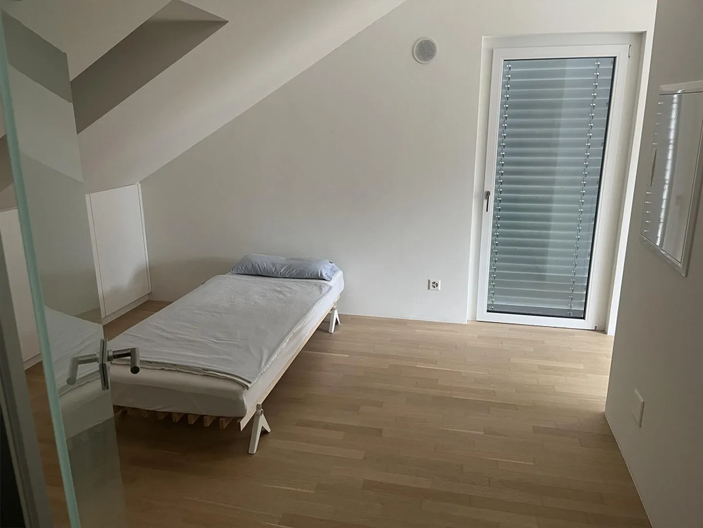 Modern Single Apartment near Border Crossing - Photo 6 of 9