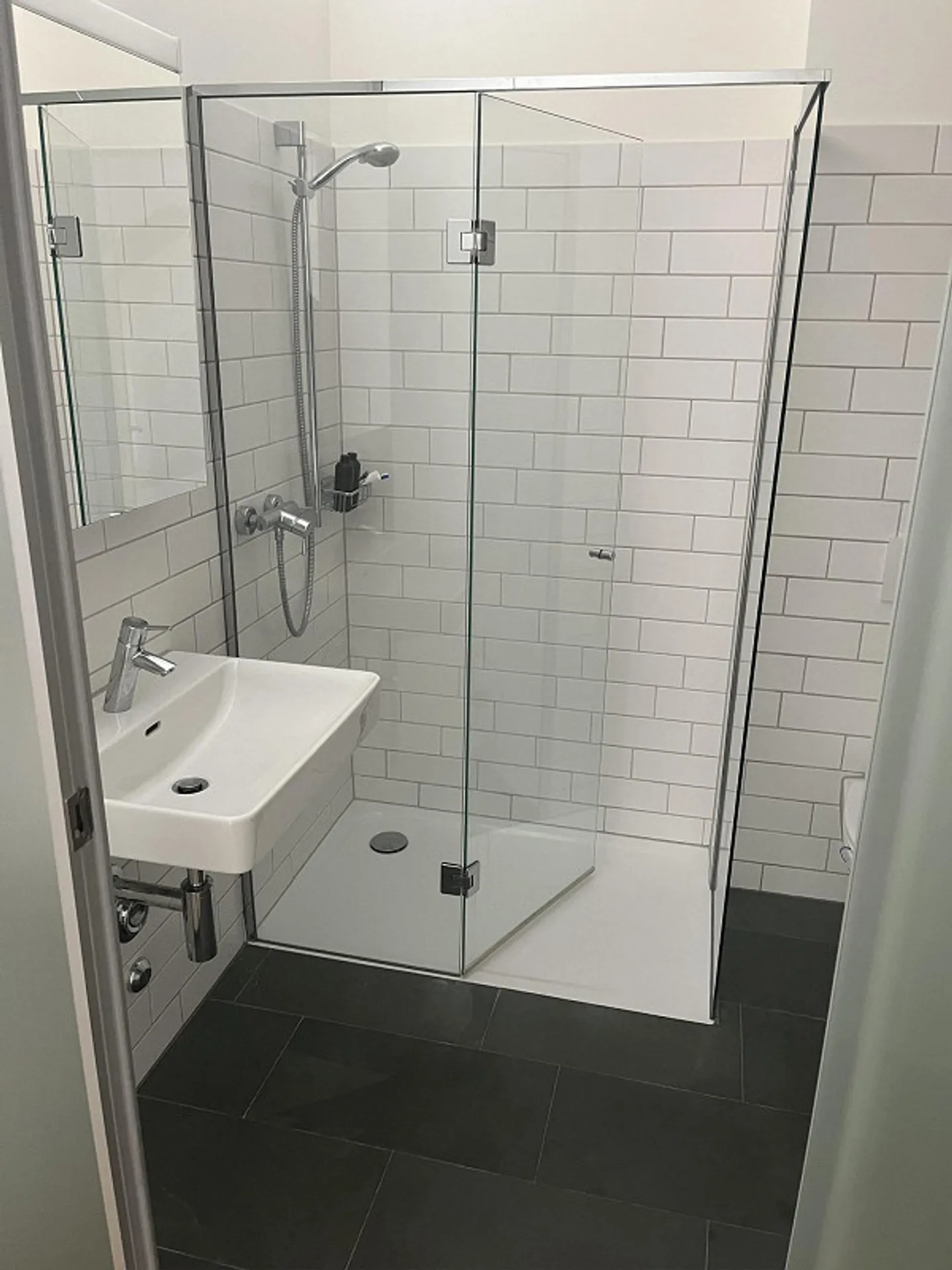 Modern Single Apartment near Border Crossing - Photo 7 of 9