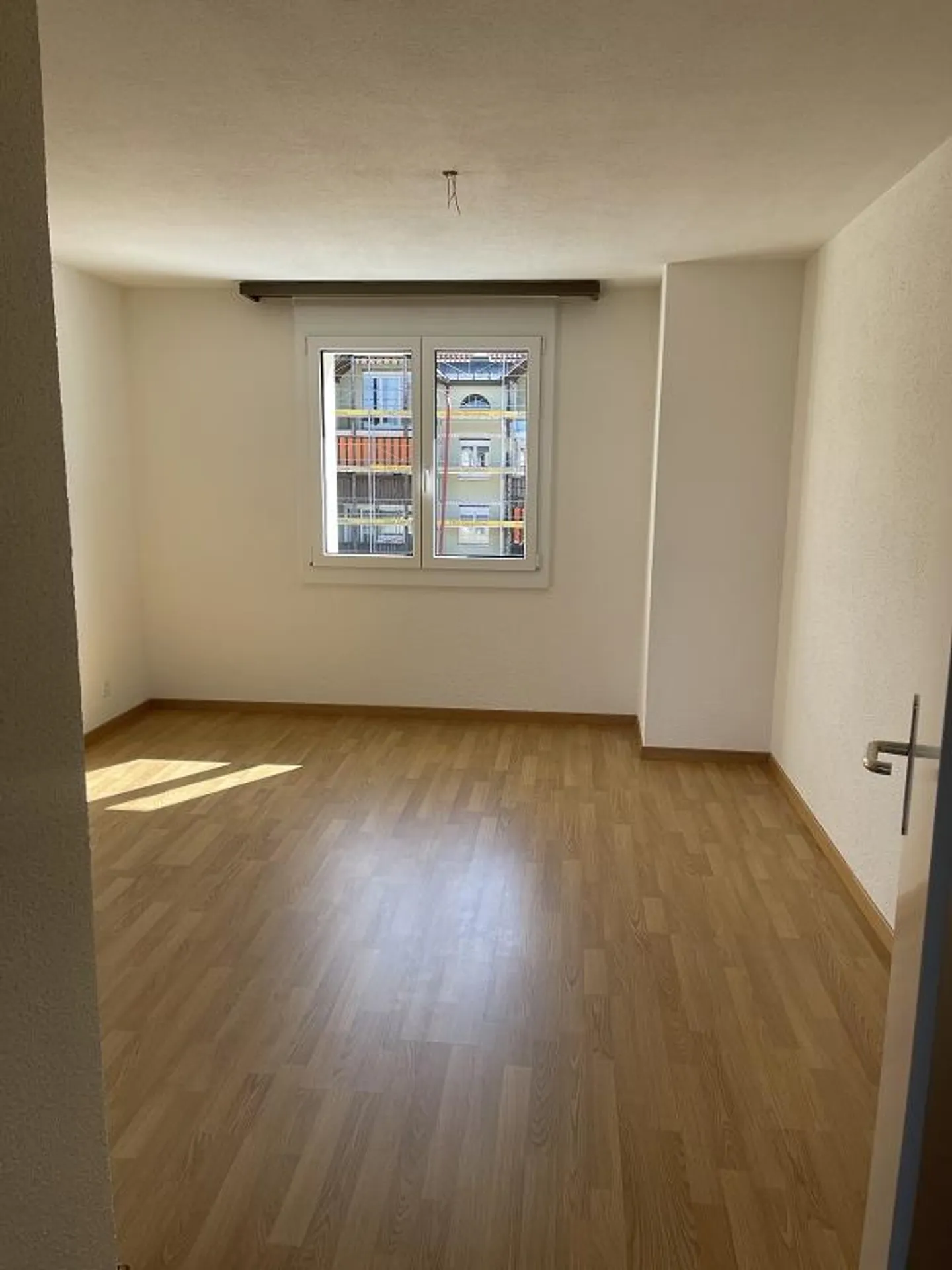 Attractive 4.5-room apartment with sunny balcony in a quiet location - Photo 2 of 11