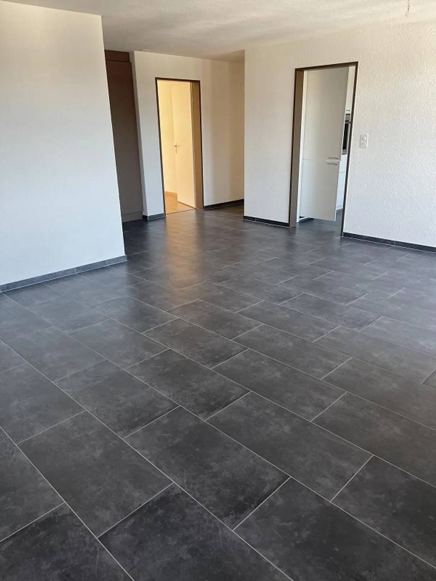 Attractive 4.5-room apartment with sunny balcony in a quiet location - Photo 3 of 11