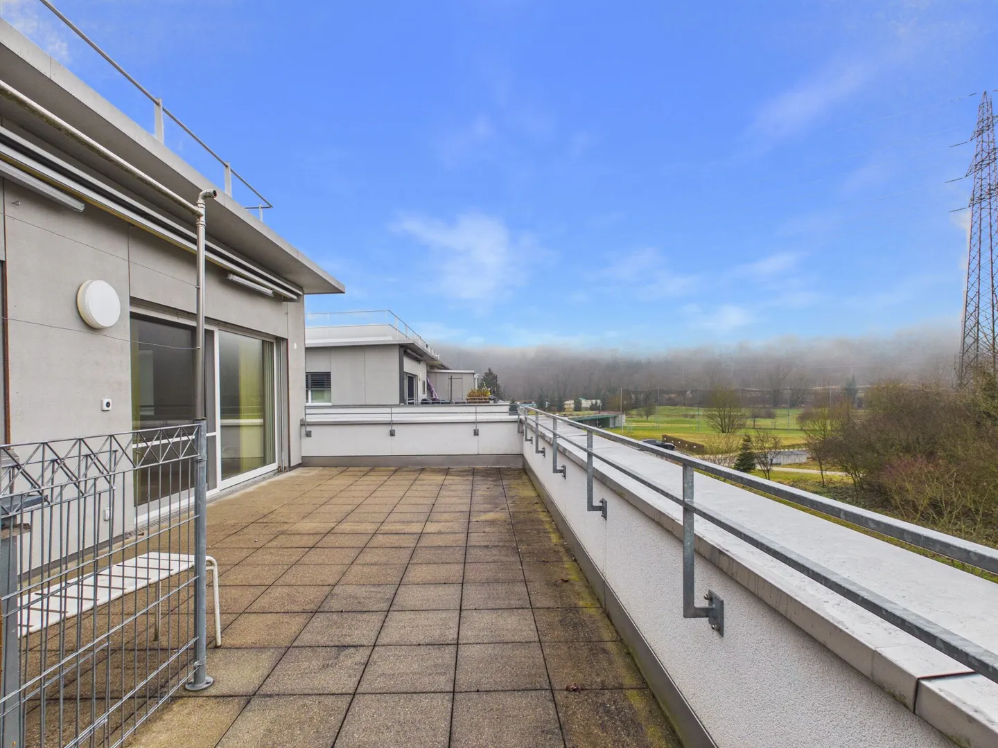 Exklusive Dachwohnung mit Golfblick - Foto 13 von 14