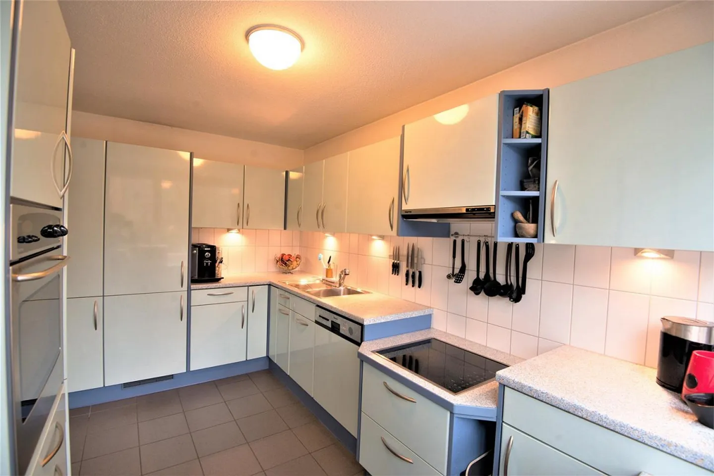 Appartamento tranquillo di 4,5 stanze a 15 min dalla stazione di Zurigo - Foto 5 di 13