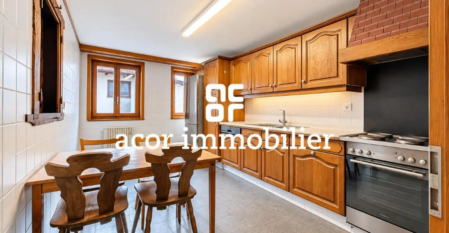 Charmante 4,5-Zimmer-Wohnung mit Garage im Herzen von Liddes - Foto 2 von 5