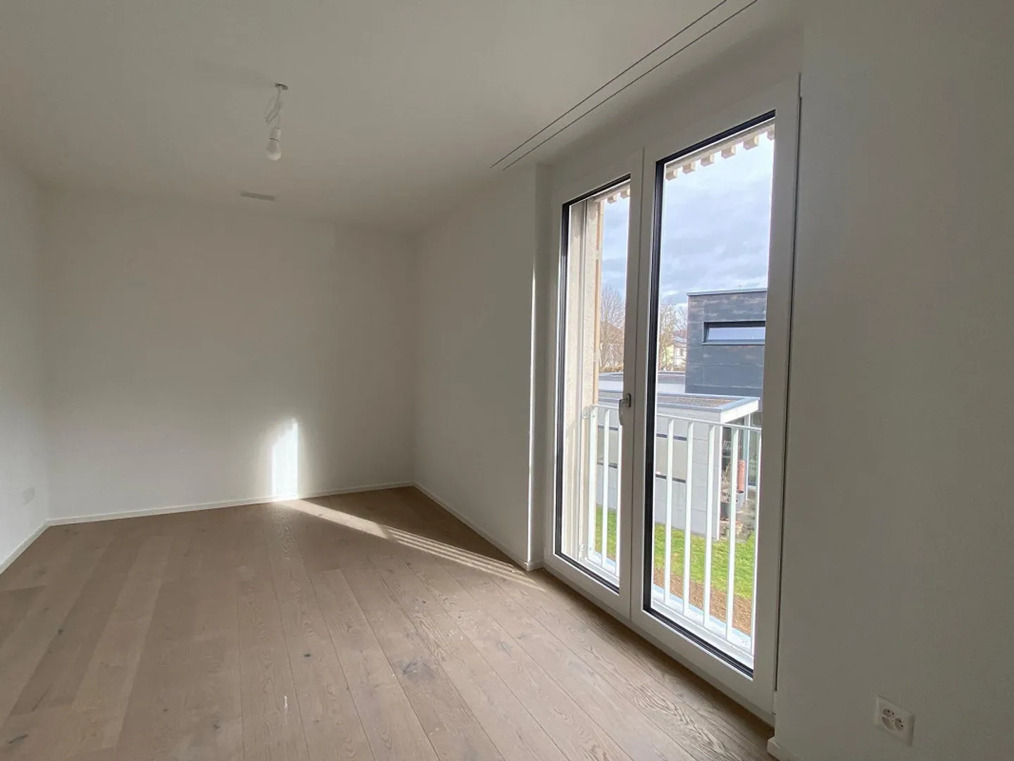 Modern 4.5-room apartment with two spacious balconies - Photo 9 of 13