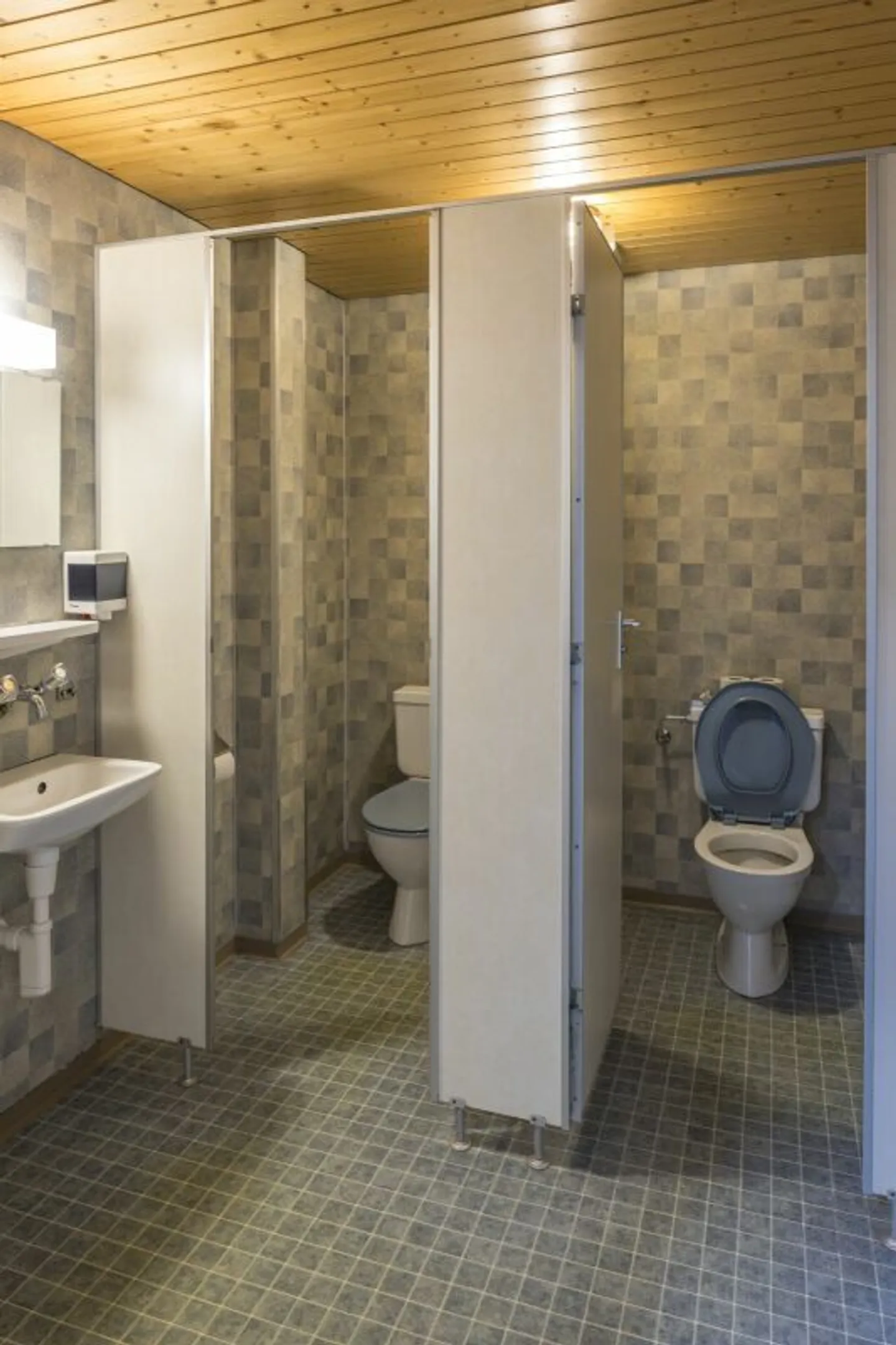 Commercial Property with Versatile Use - Photo 7 of 14