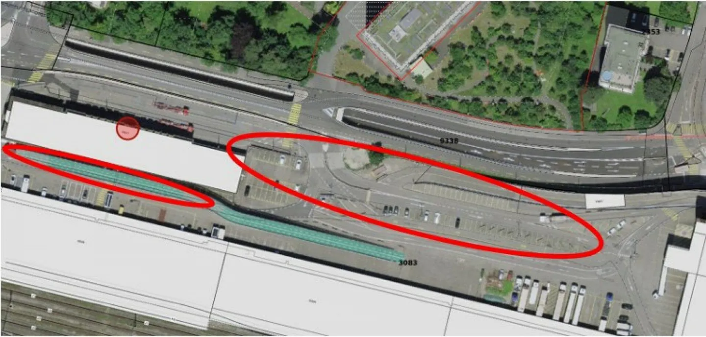Place de parking près de l'entrée de l'autoroute - Photo 1 sur 1
