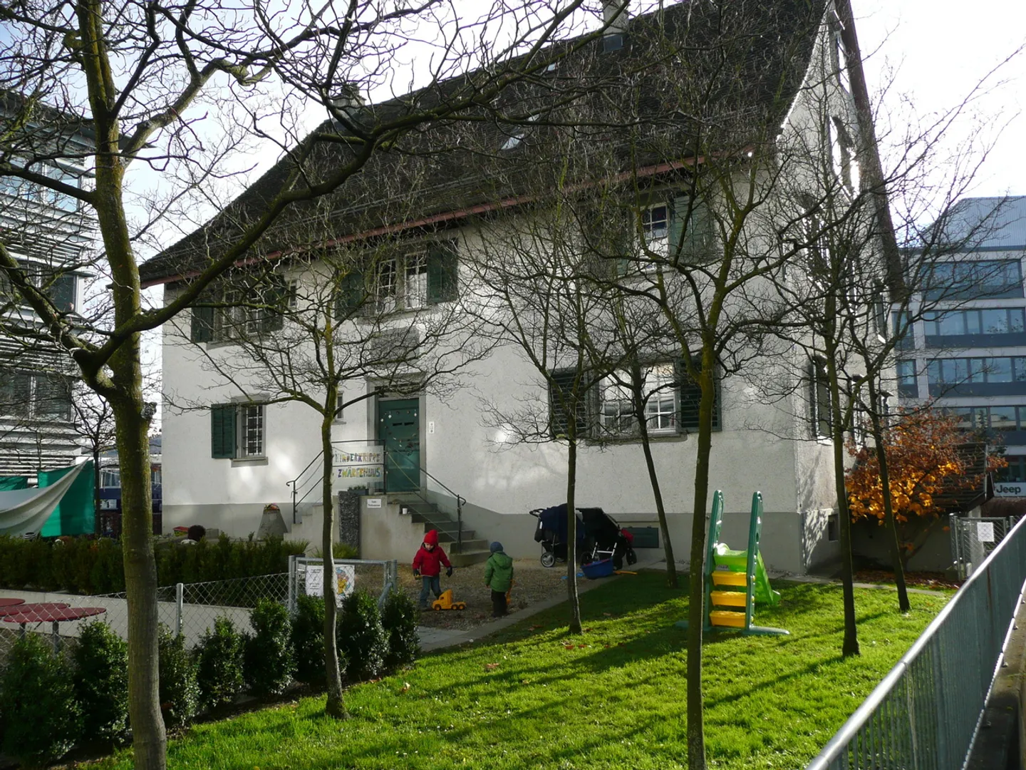 Grosszügiger Garagenparkplatz in Zürich - Foto 2 von 2