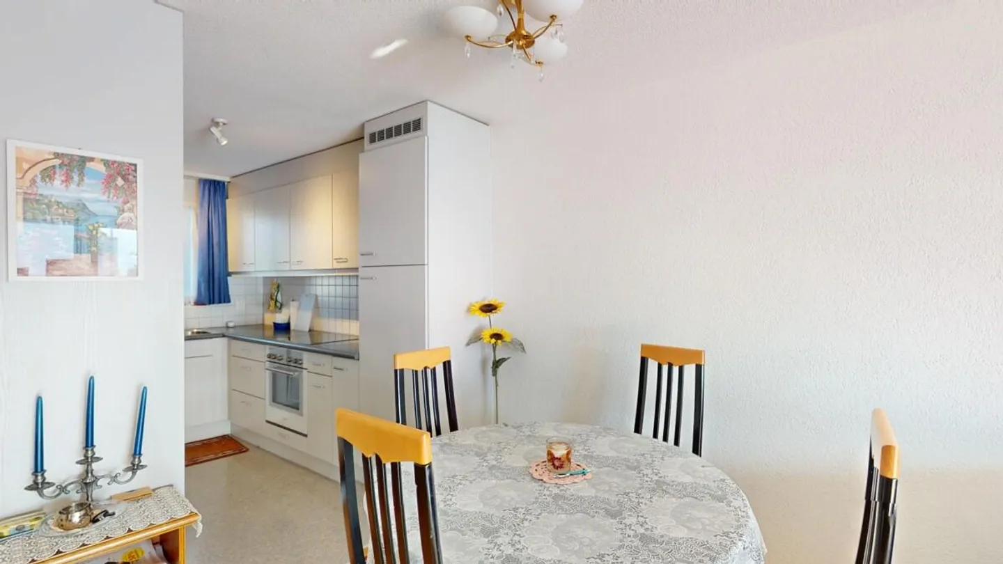 3.5 Room Apartment in an Ideal Location - Photo 3 of 10
