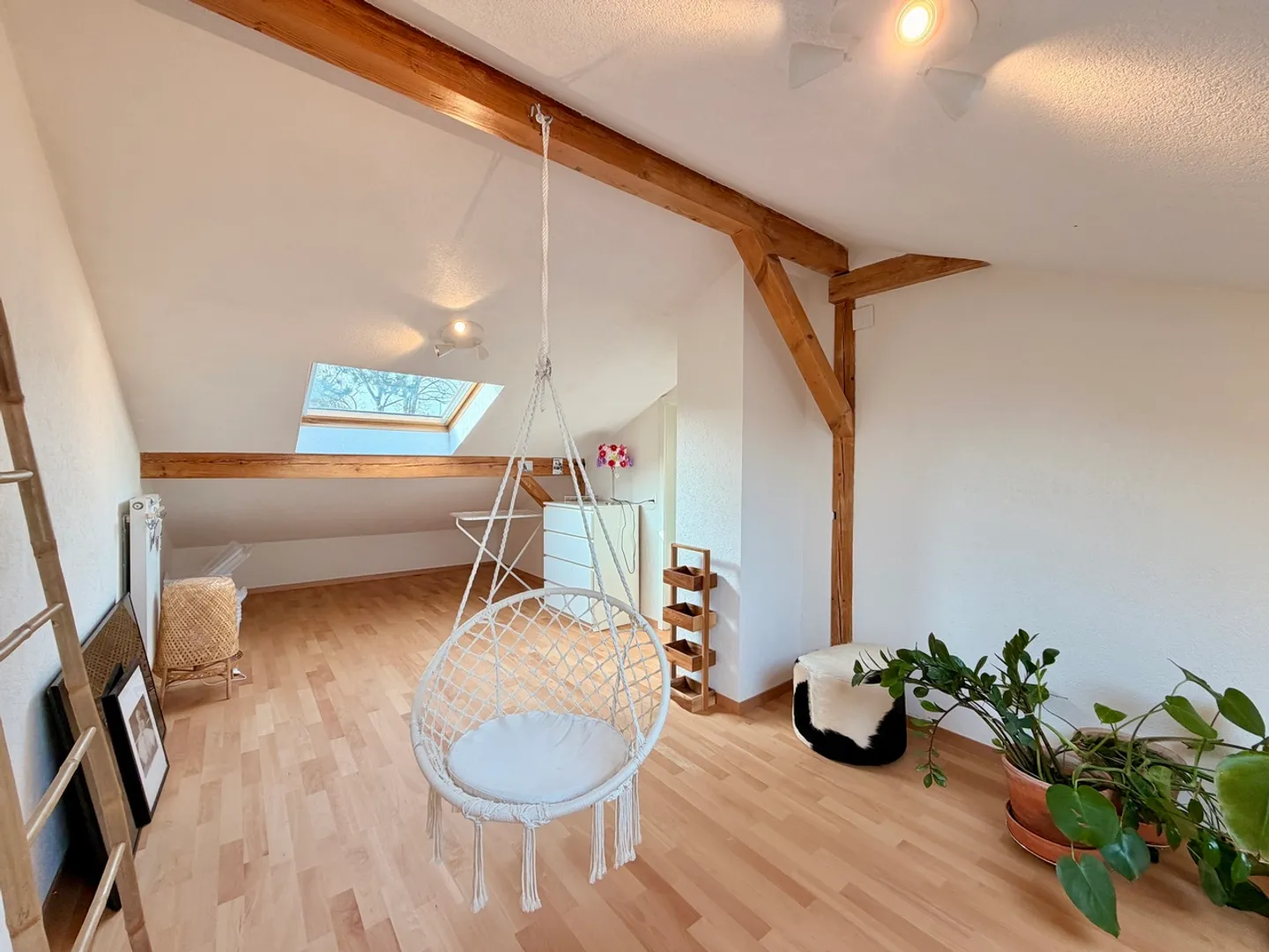 Duplex lumineux de 4,5 pièces avec balcon et box de garage - Photo 11 sur 15