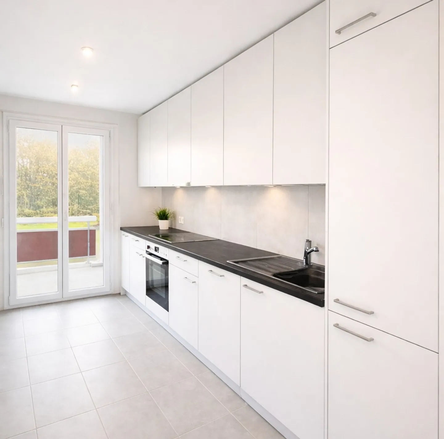 Appartamento spazioso con balcone - Foto 1 di 8