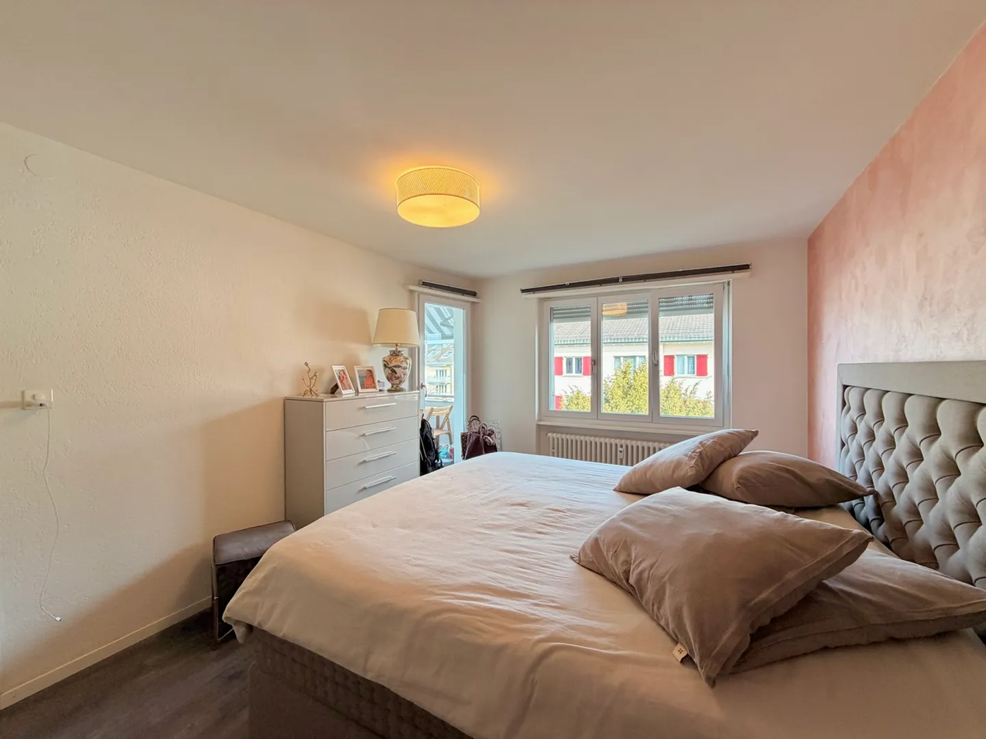 Duplex lumineux de 4,5 pièces avec balcon et box de garage - Photo 8 sur 15