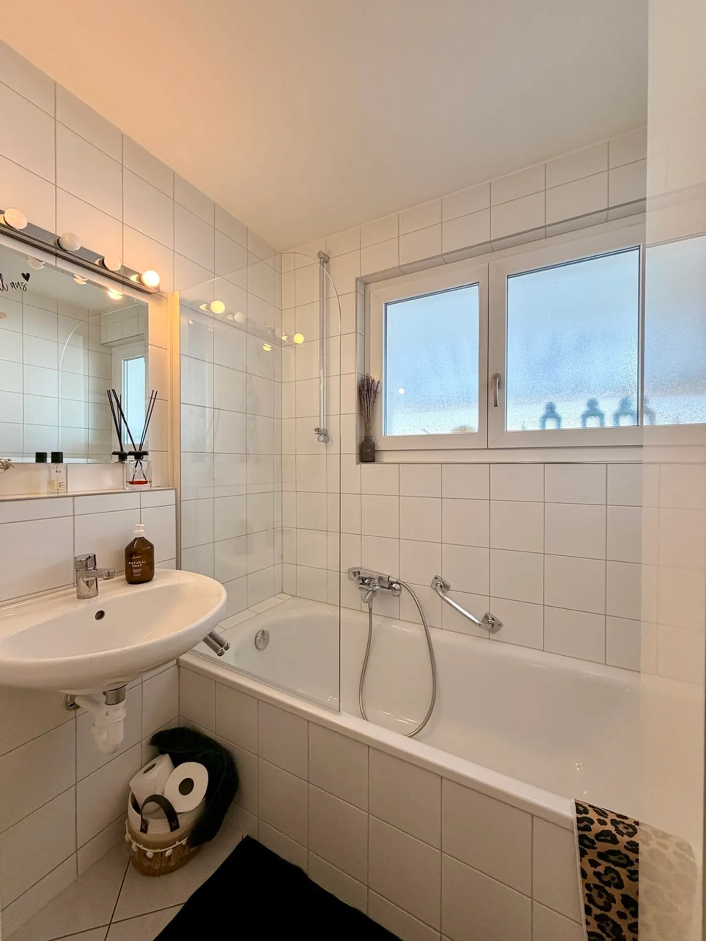 Duplex lumineux de 4,5 pièces avec balcon et box de garage - Photo 9 sur 15