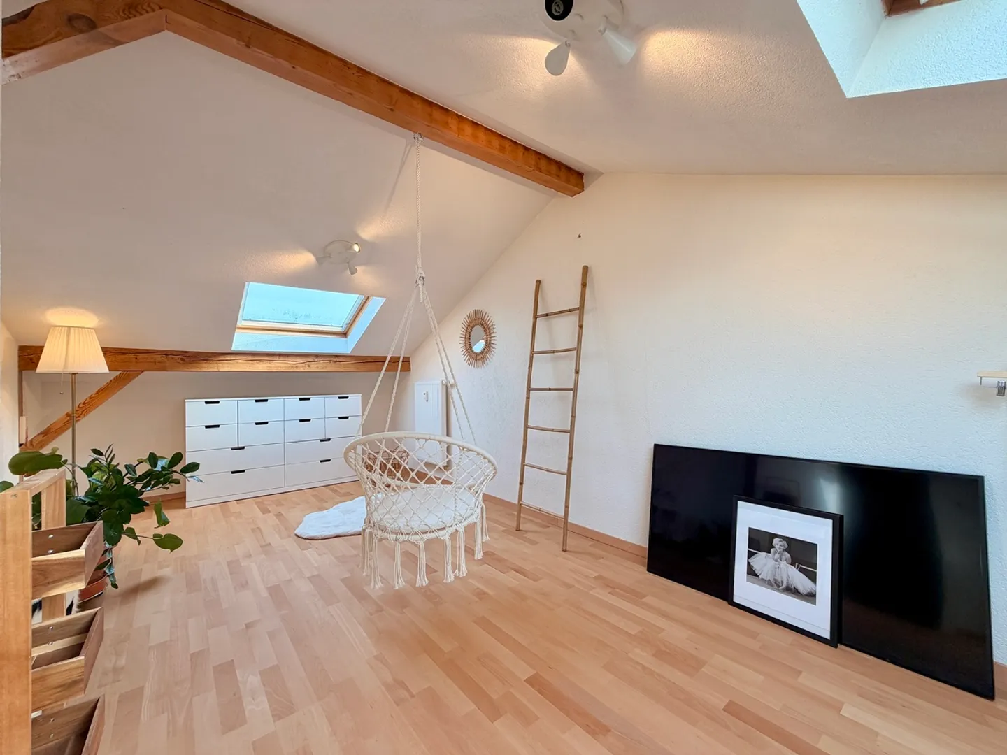 Duplex lumineux de 4,5 pièces avec balcon et box de garage - Photo 10 sur 15