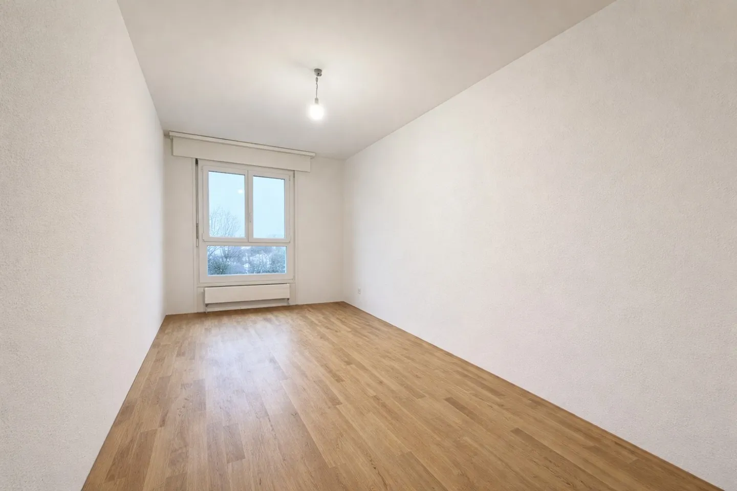 Appartamento spazioso con balcone - Foto 3 di 8