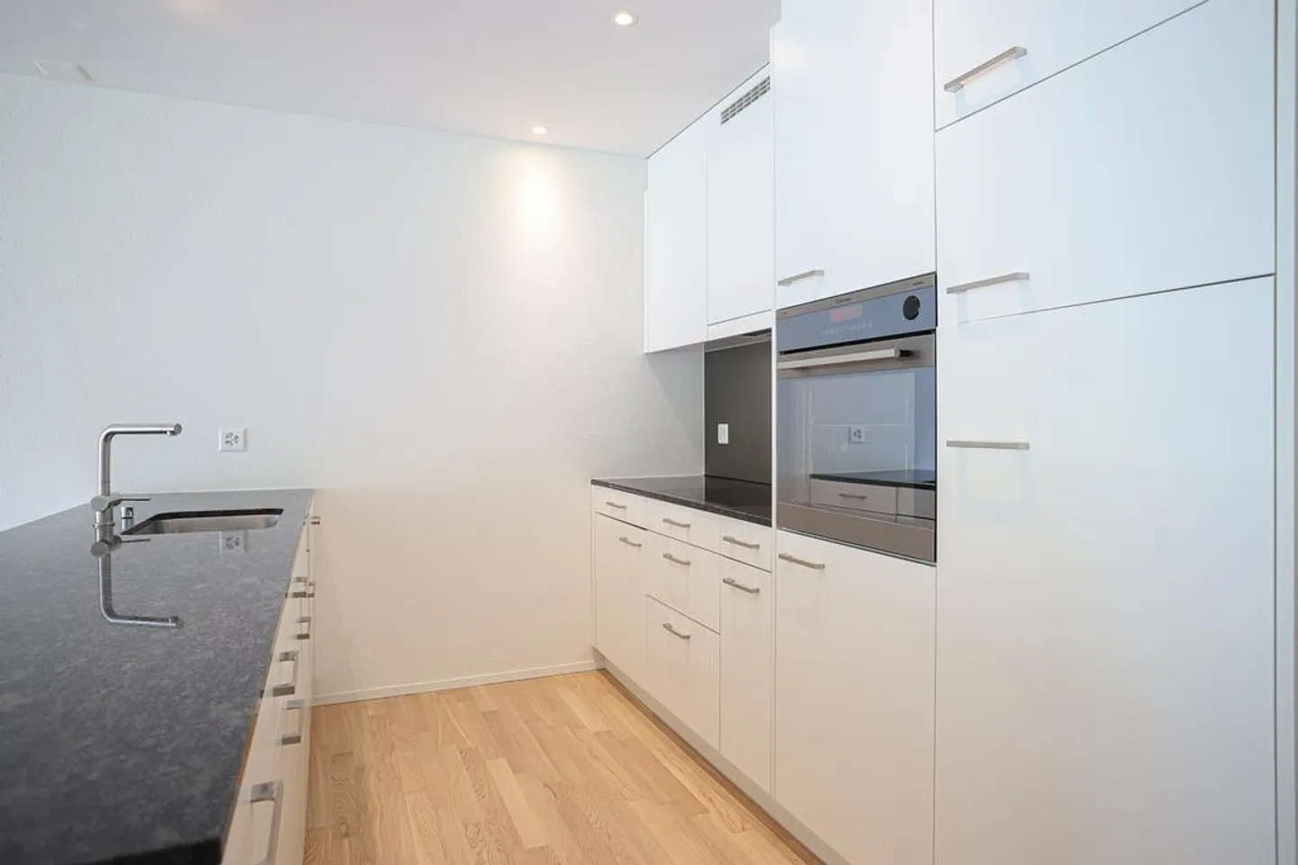 APPARTAMENTO SPAZIOSO 3.5 Stanze con Patio - Foto 2 di 12