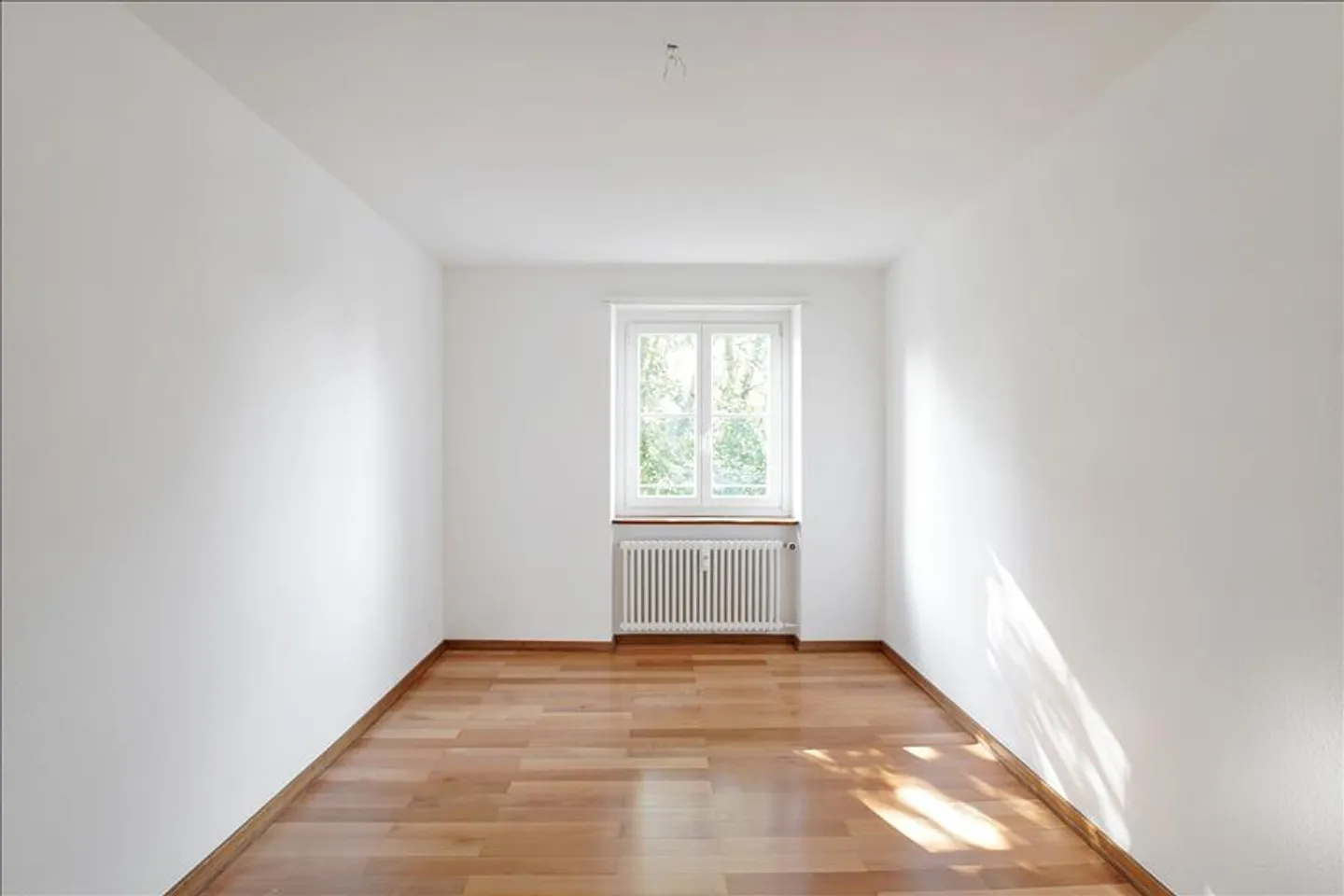 Appartamento moderno con balcone - Foto 8 di 10