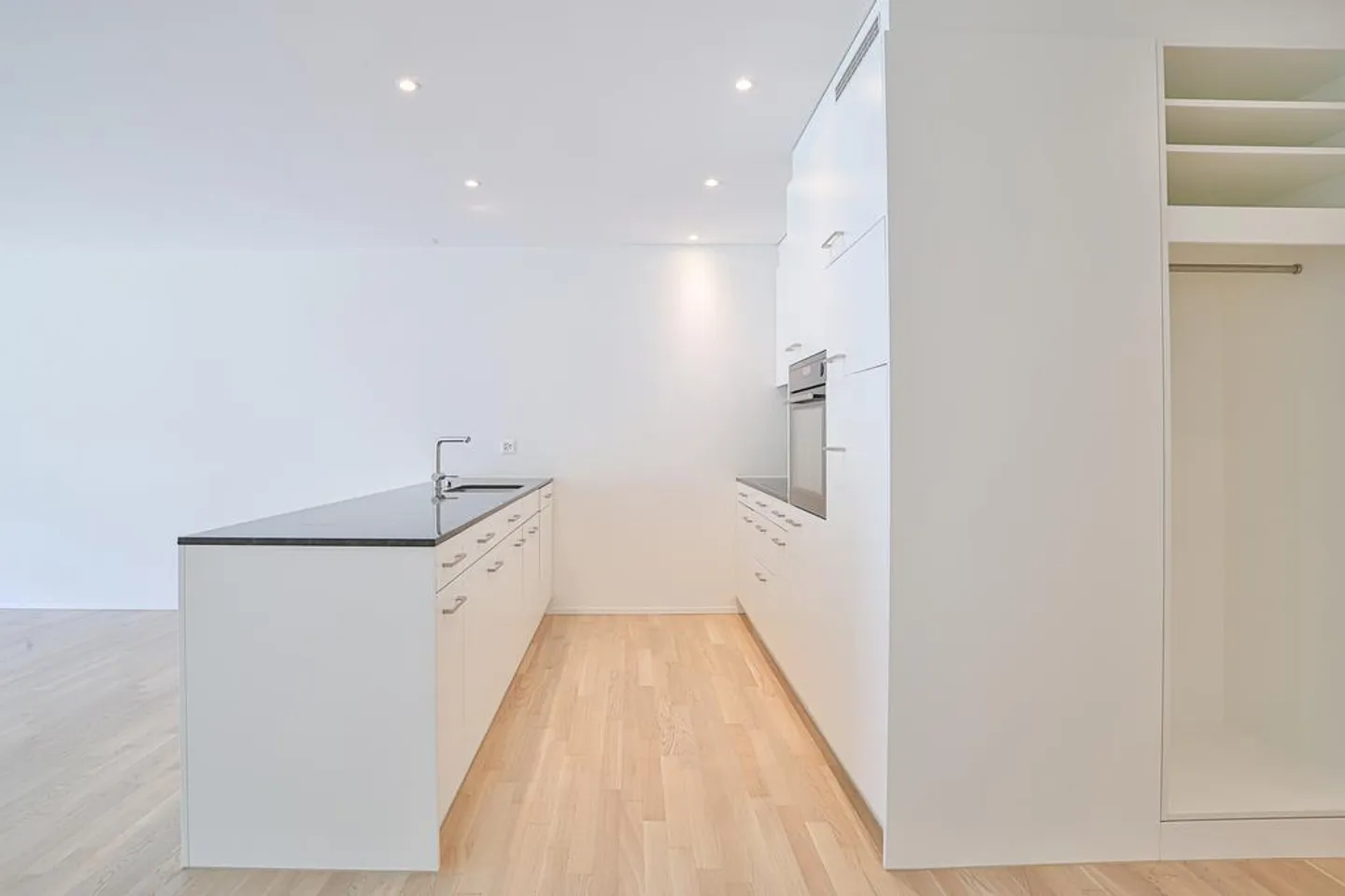 APPARTAMENTO SPAZIOSO 3.5 Stanze con Patio - Foto 1 di 12