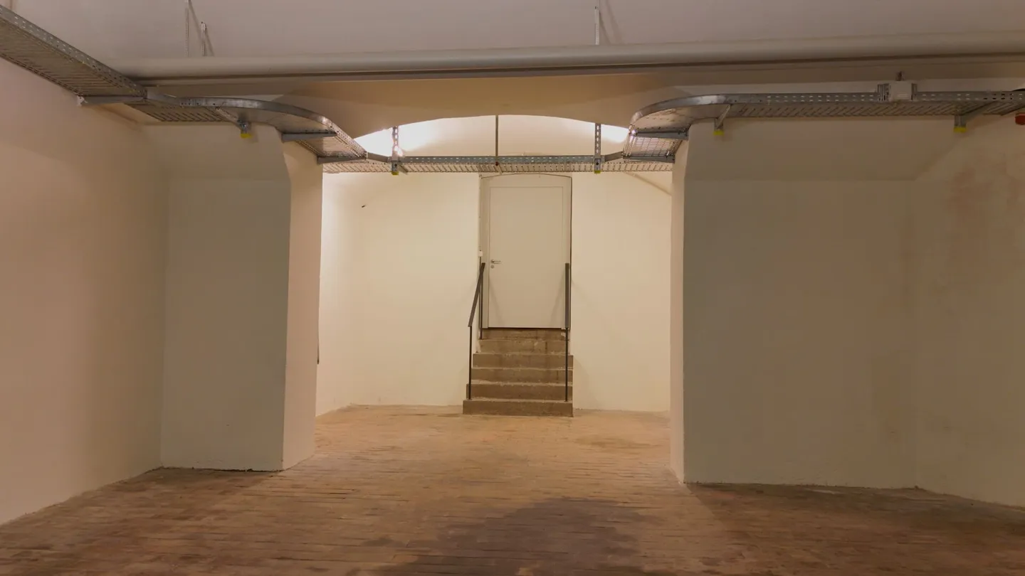 Archivio / Magazzino - Direttamente in Aeschenplatz (UG) - Foto 2 di 4