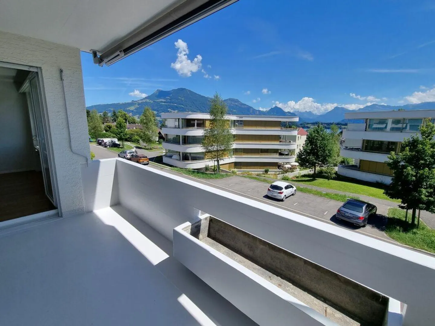 Appartamento con vista mozzafiato sul lago e sulle montagne - Foto 1 di 9