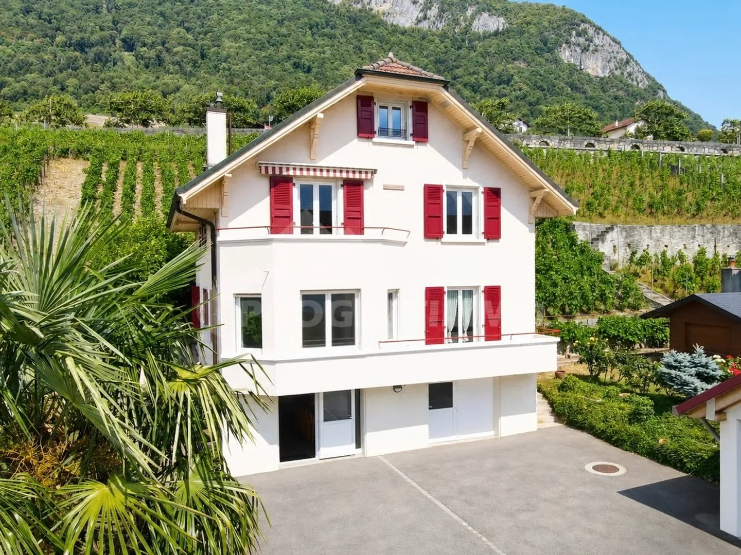 Maison à deux logements avec vignes - Photo 1 sur 13
