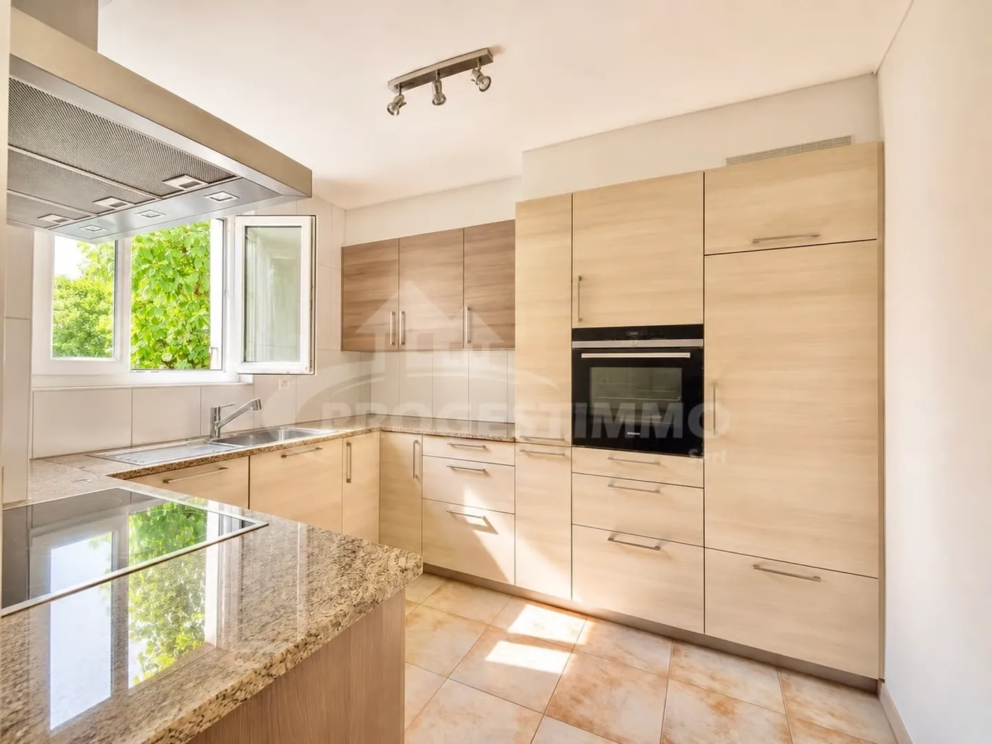 Maison à deux logements avec vignes - Photo 5 sur 13
