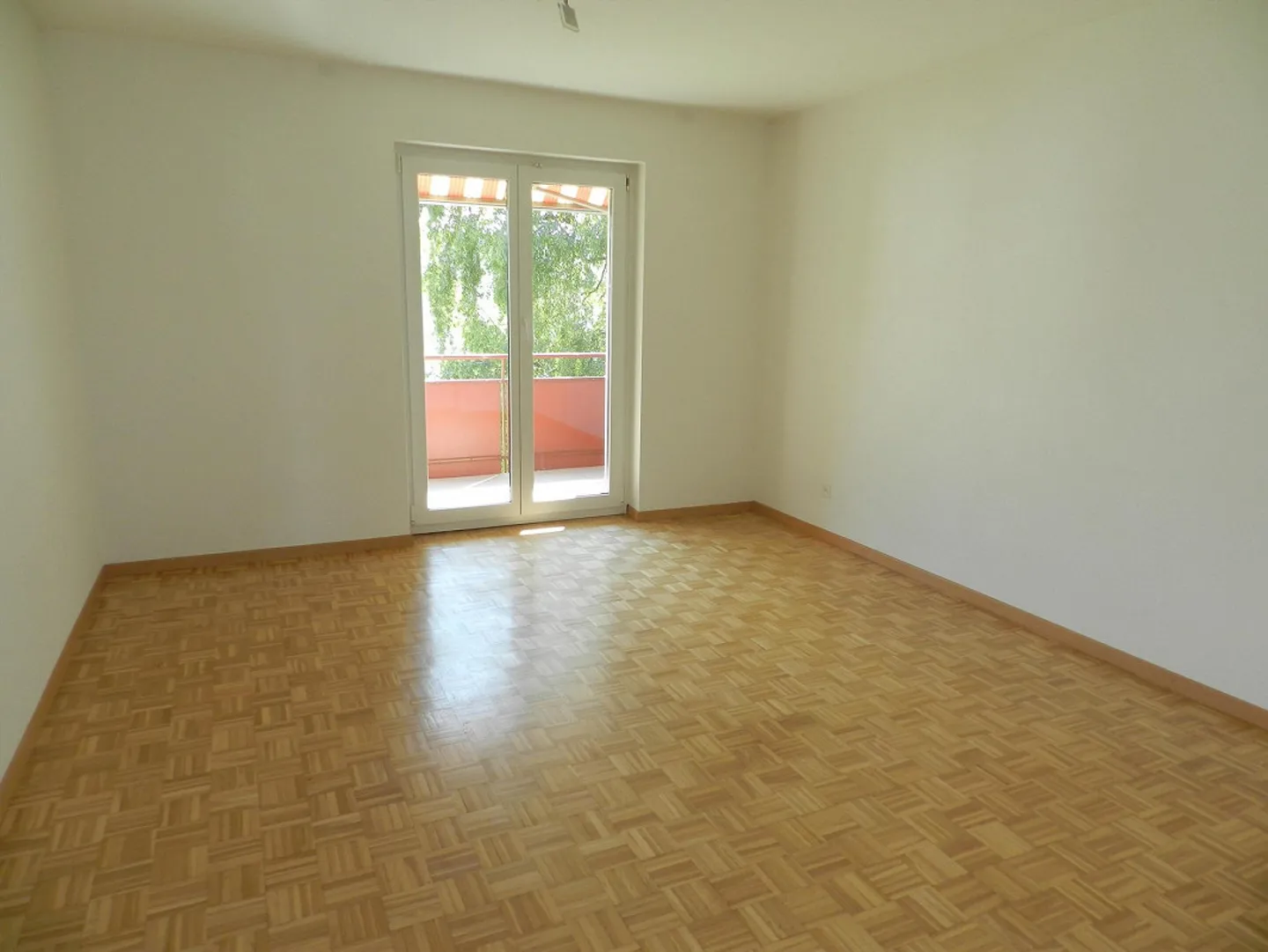 Bellissimo appartamento di 3 stanze in una posizione di confine - Foto 4 di 7