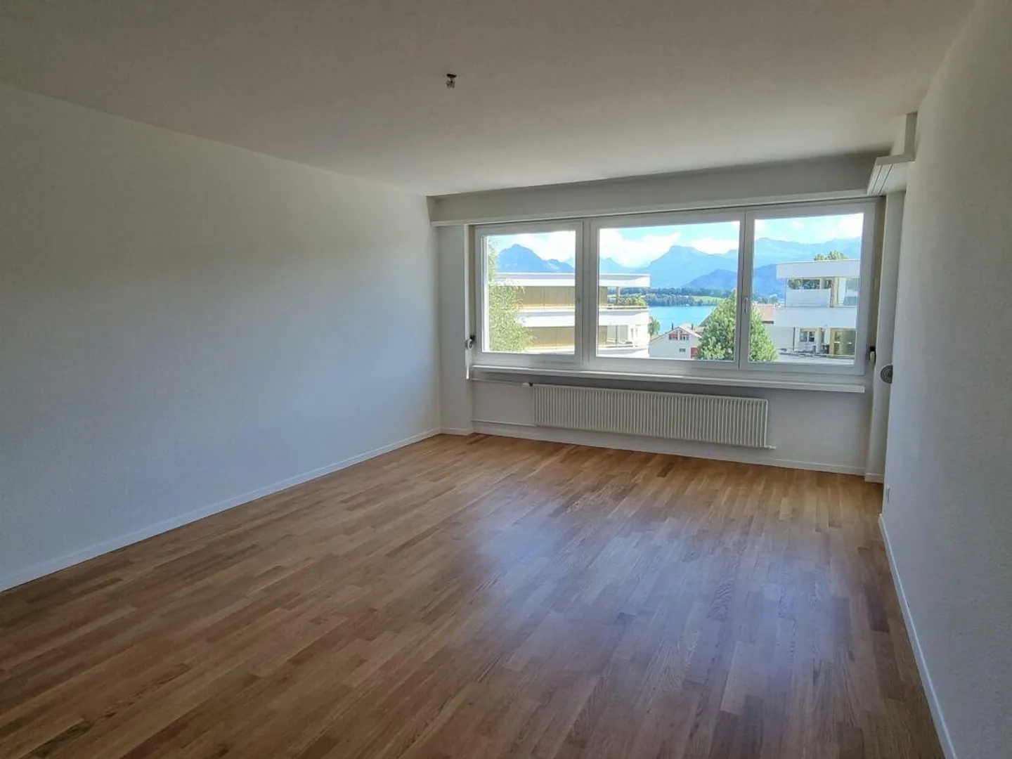 Appartamento con vista mozzafiato sul lago e sulle montagne - Foto 7 di 9