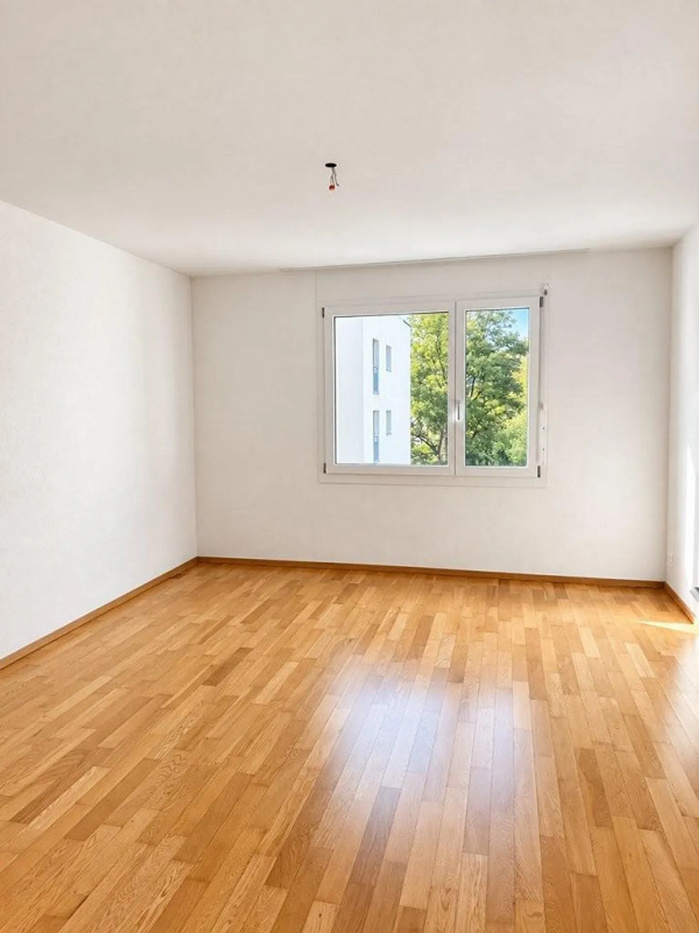 Appartamento moderno di 4,5 stanze in affitto - Foto 4 di 7