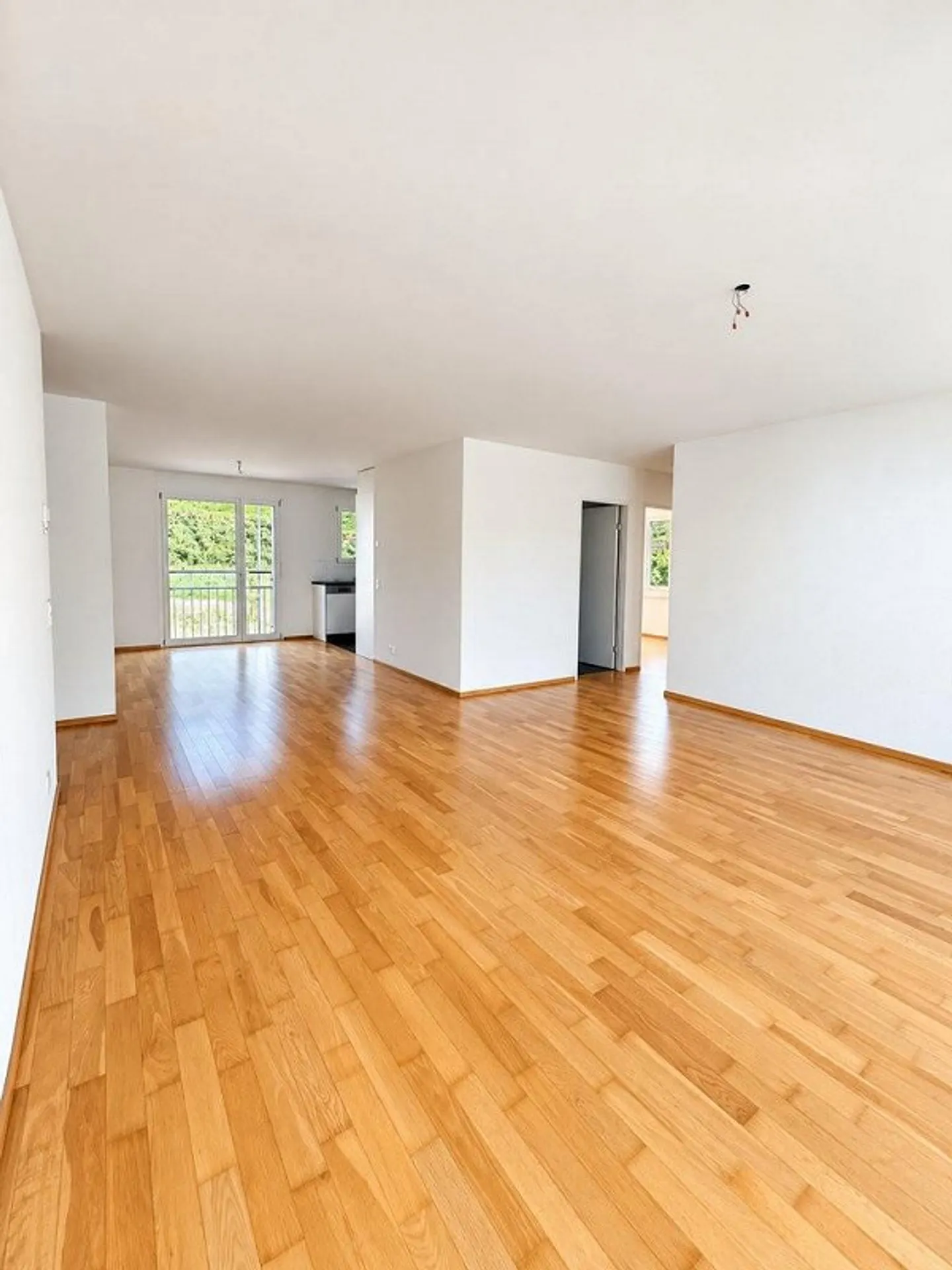 Appartamento moderno di 4,5 stanze in affitto - Foto 3 di 7
