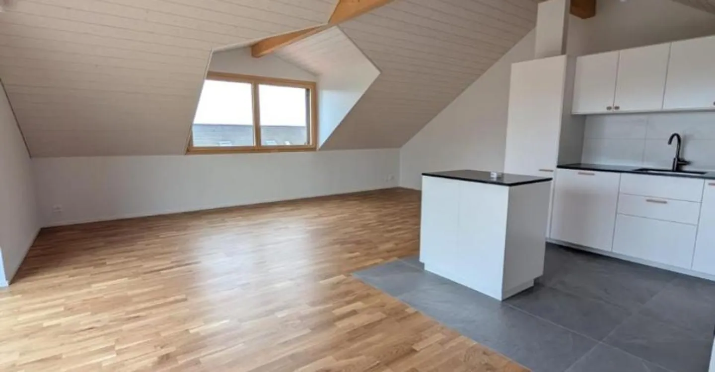 Appartement en duplex dans maison rénovée - Photo 1 sur 8