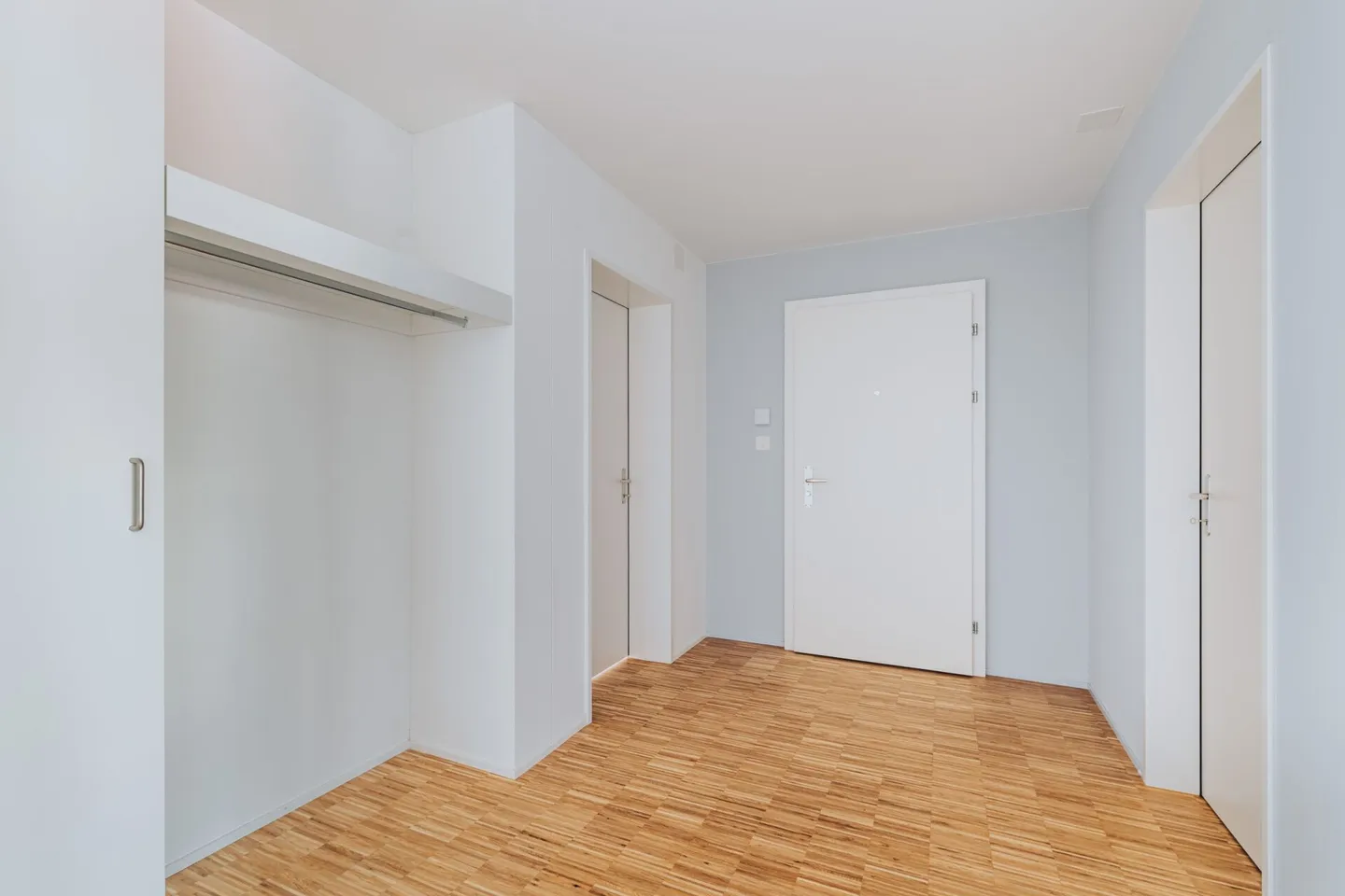 Prima occupazione dopo ristrutturazione completa: appartamento di 3,5 stanze (90m2) con molti extra - Foto 3 di 10